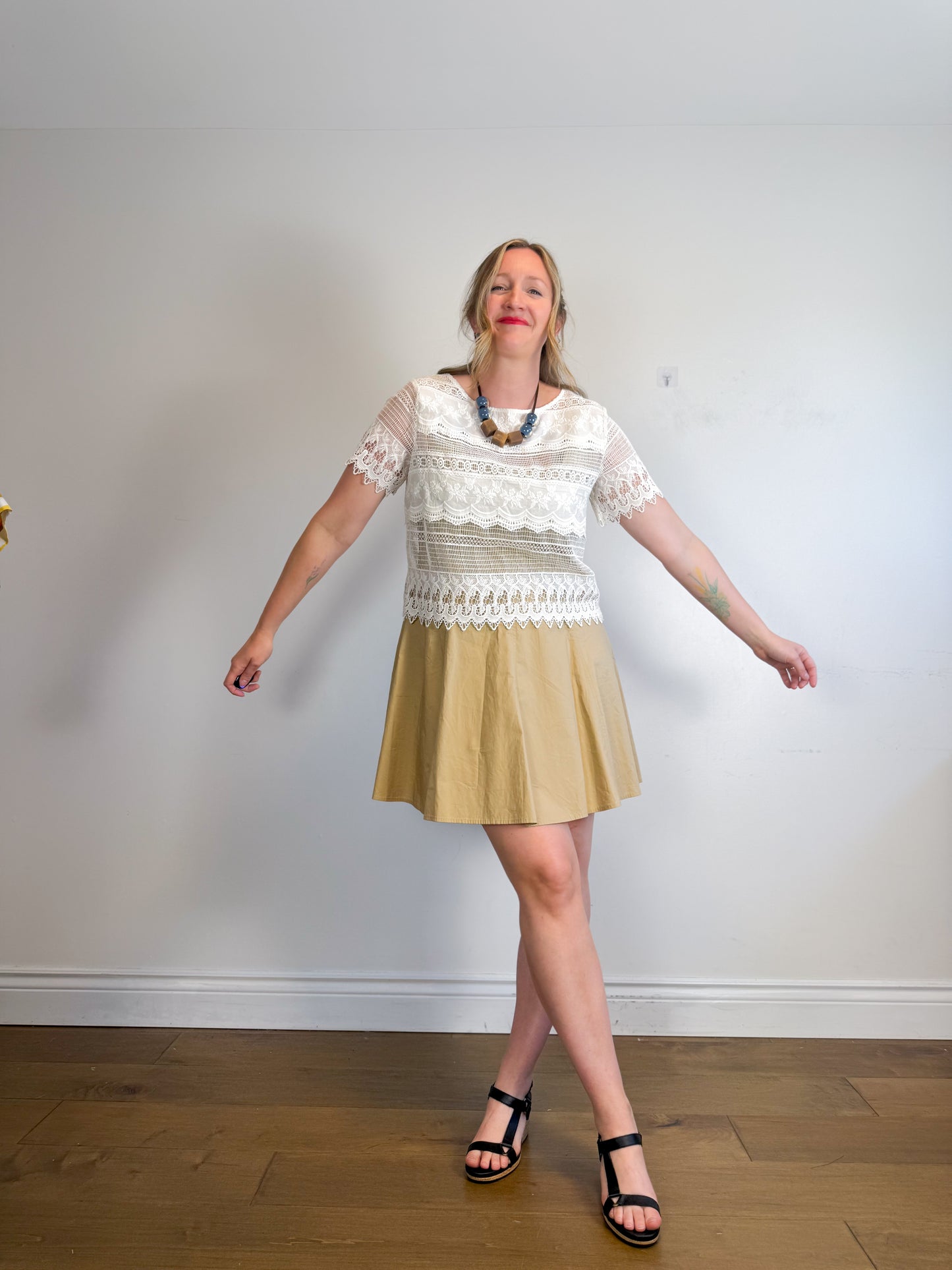 Banana Republic Crochet T-Shirt in Cream (Size M)
