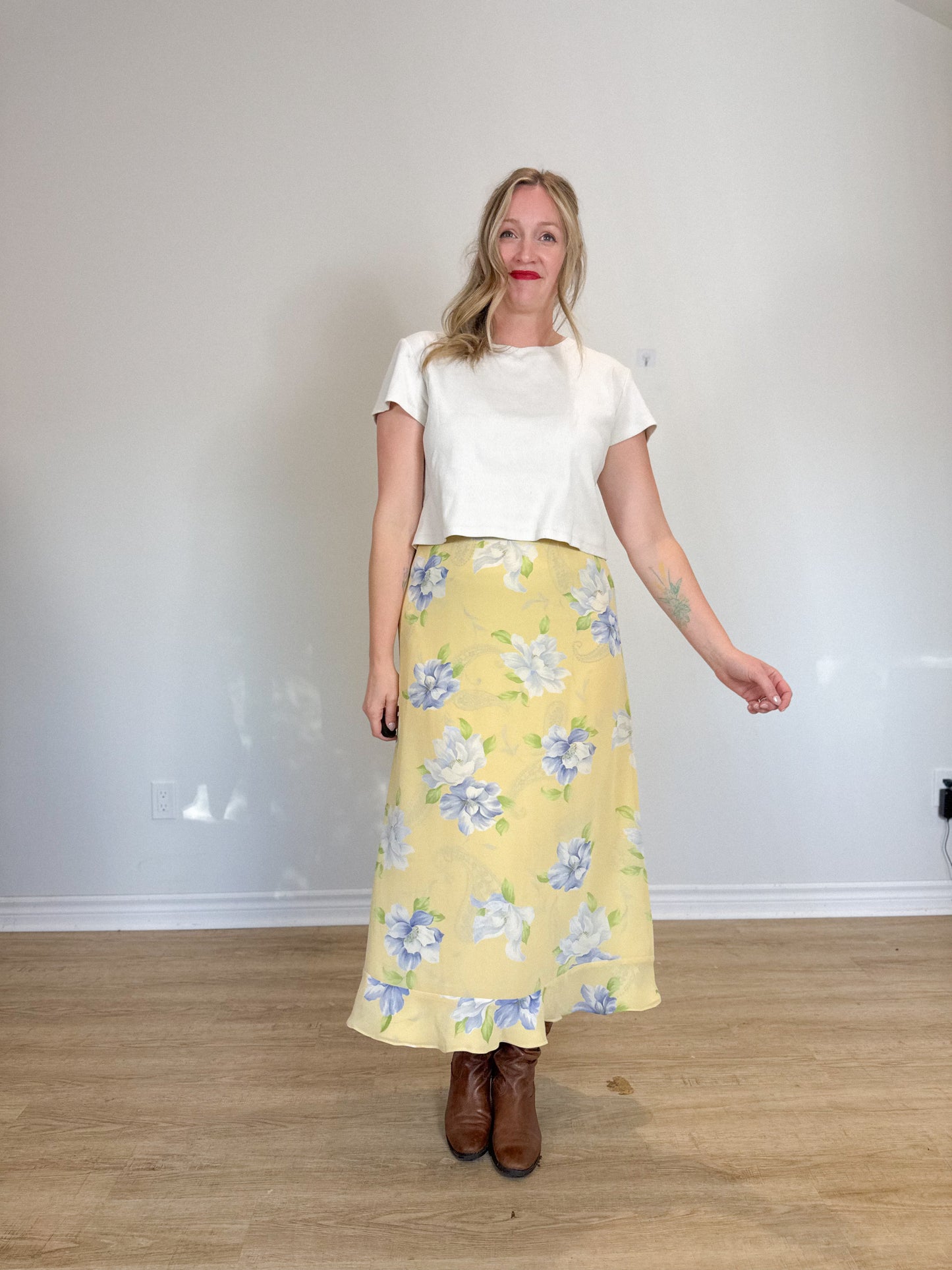 Vintage REVERSIBLE Floral & Paisley Midi Skirt in Yellow (Size L)