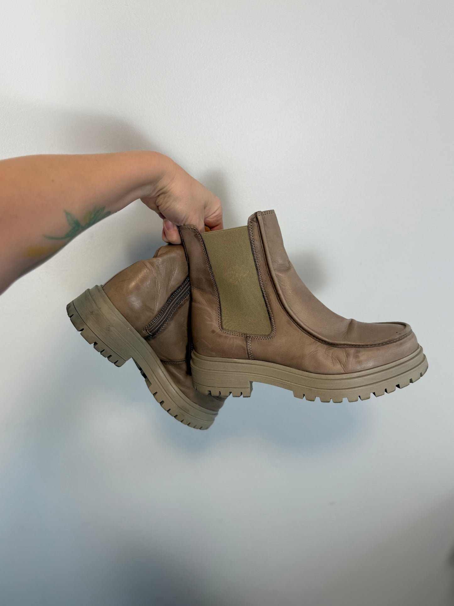 MIZ MOOZ "Leilani Chelsea Boot in Beige" (Size 38)