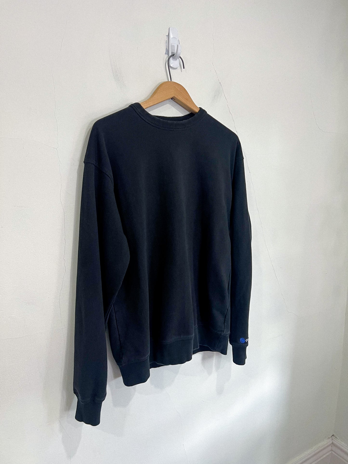 KOTN Slow Fashion Men's Essential Sweatshirt in Black (Size M)