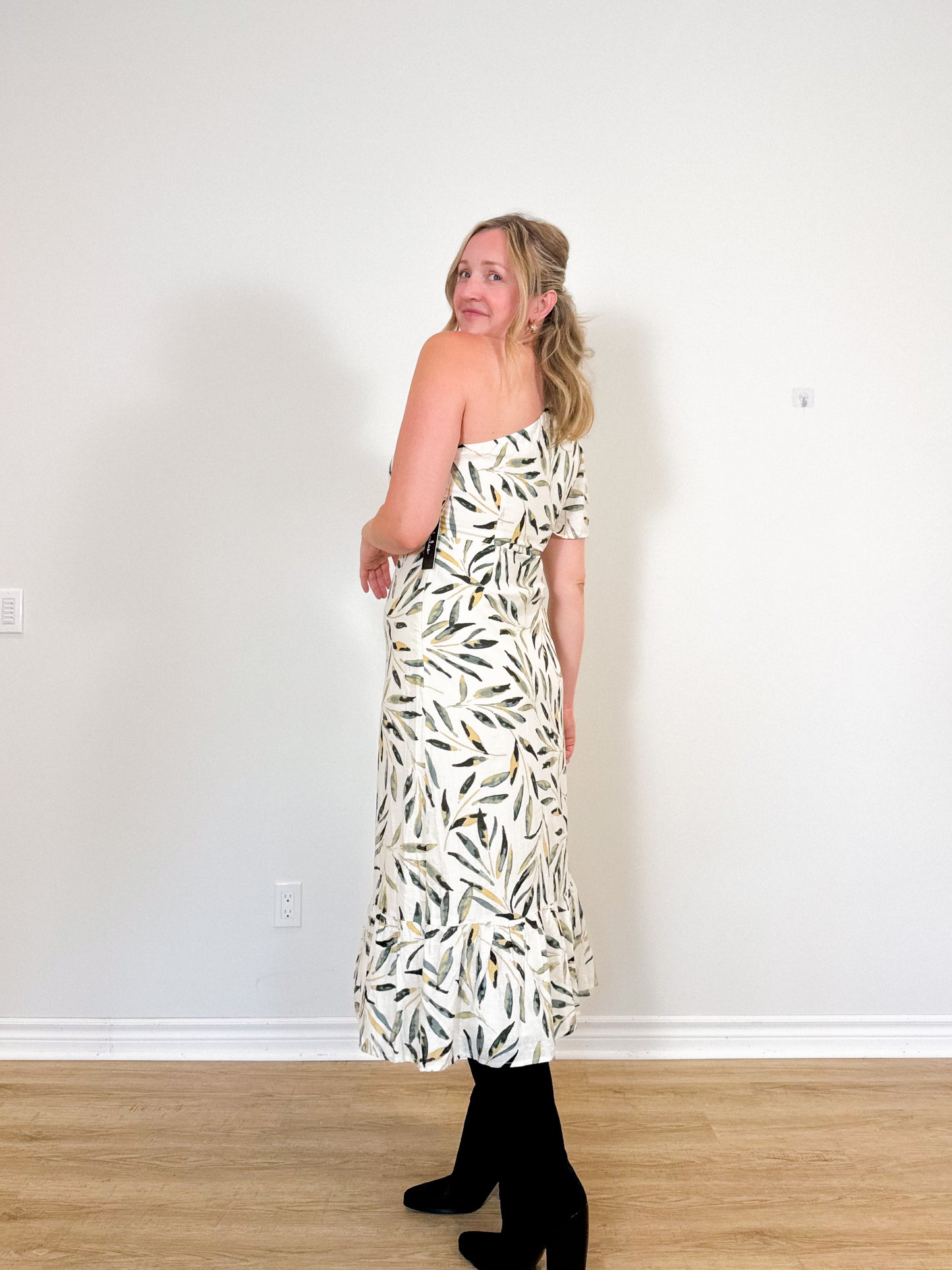 Lulus "Truly Tropic Cream Leaf Print One-Shoulder Midi Dress" NWT (Size L)