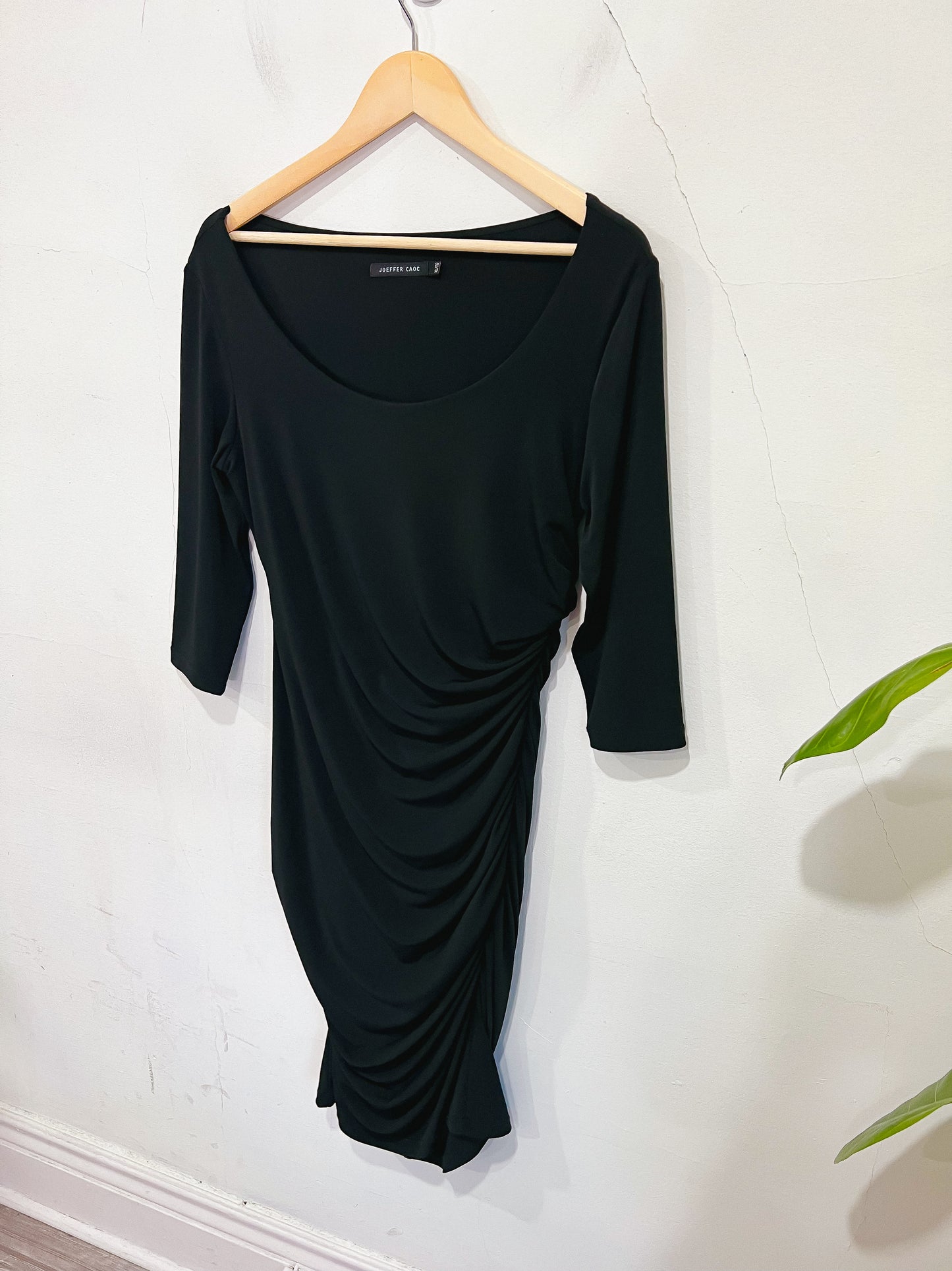 Joeffer Caoc 3/4 Sleeve Ruched Dress in Black (Size XL)