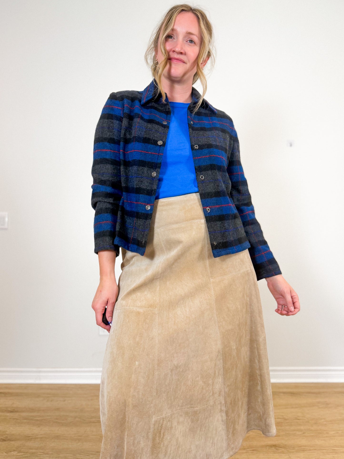 Vintage Plaid Wool Cropped Shacket in Blue/Grey (Size M)