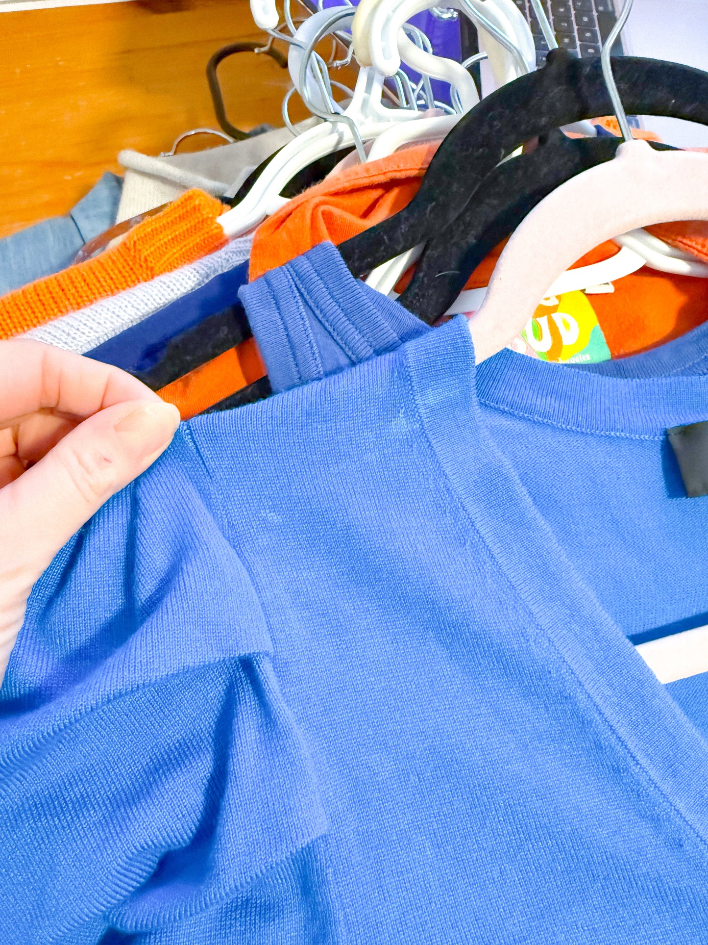 DKNY "Ribbed Knit Puff Sleeve T-Shirt in Blue (Size XL)