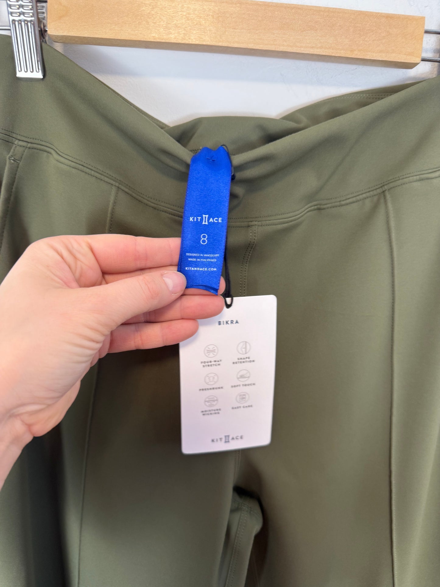 Kit & Ace "Bikra Pants  in Green" NWT (Size 8)