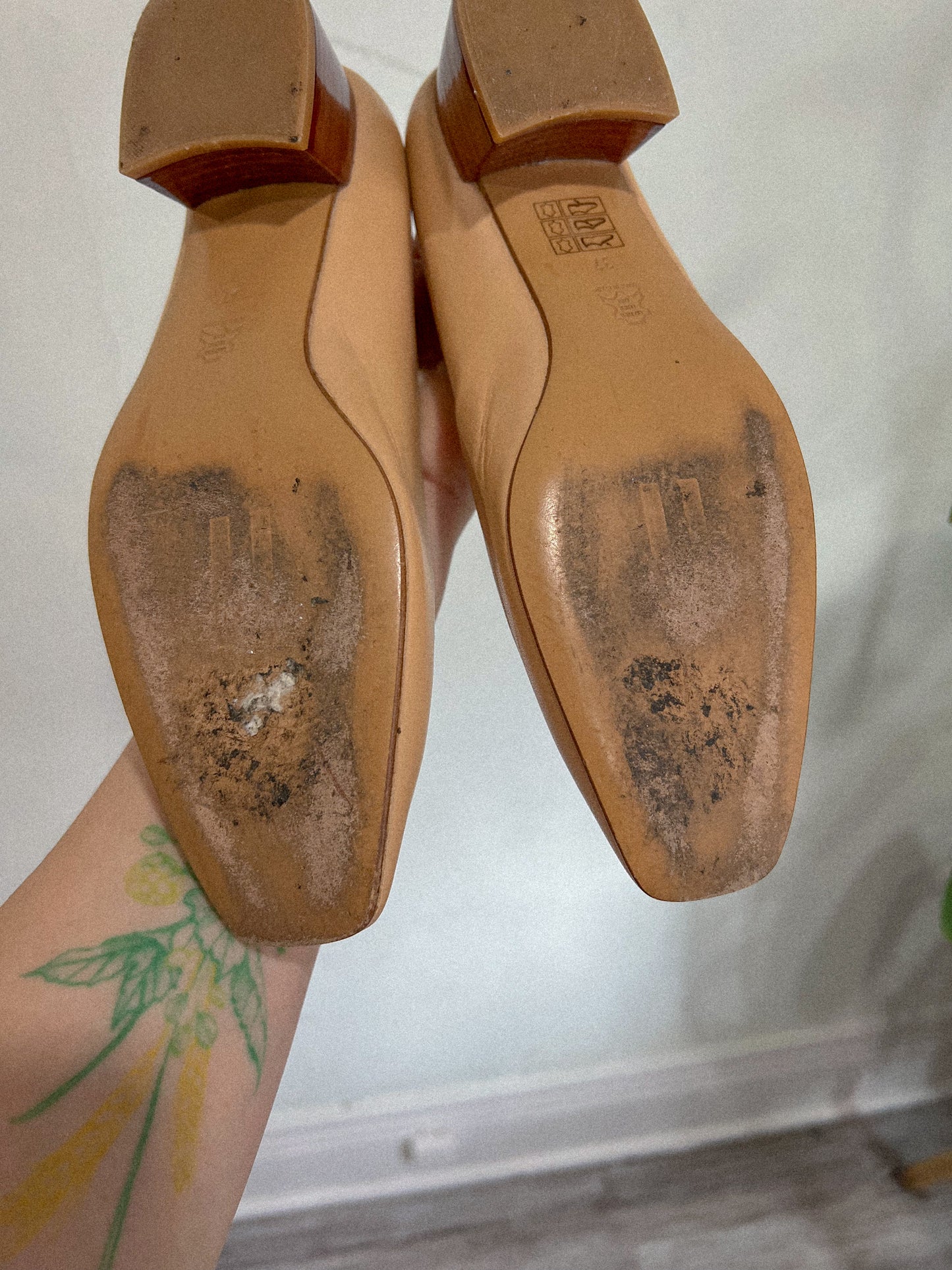 Miista Lond "Taissa Nude Leather Block Heel" (Size 37)