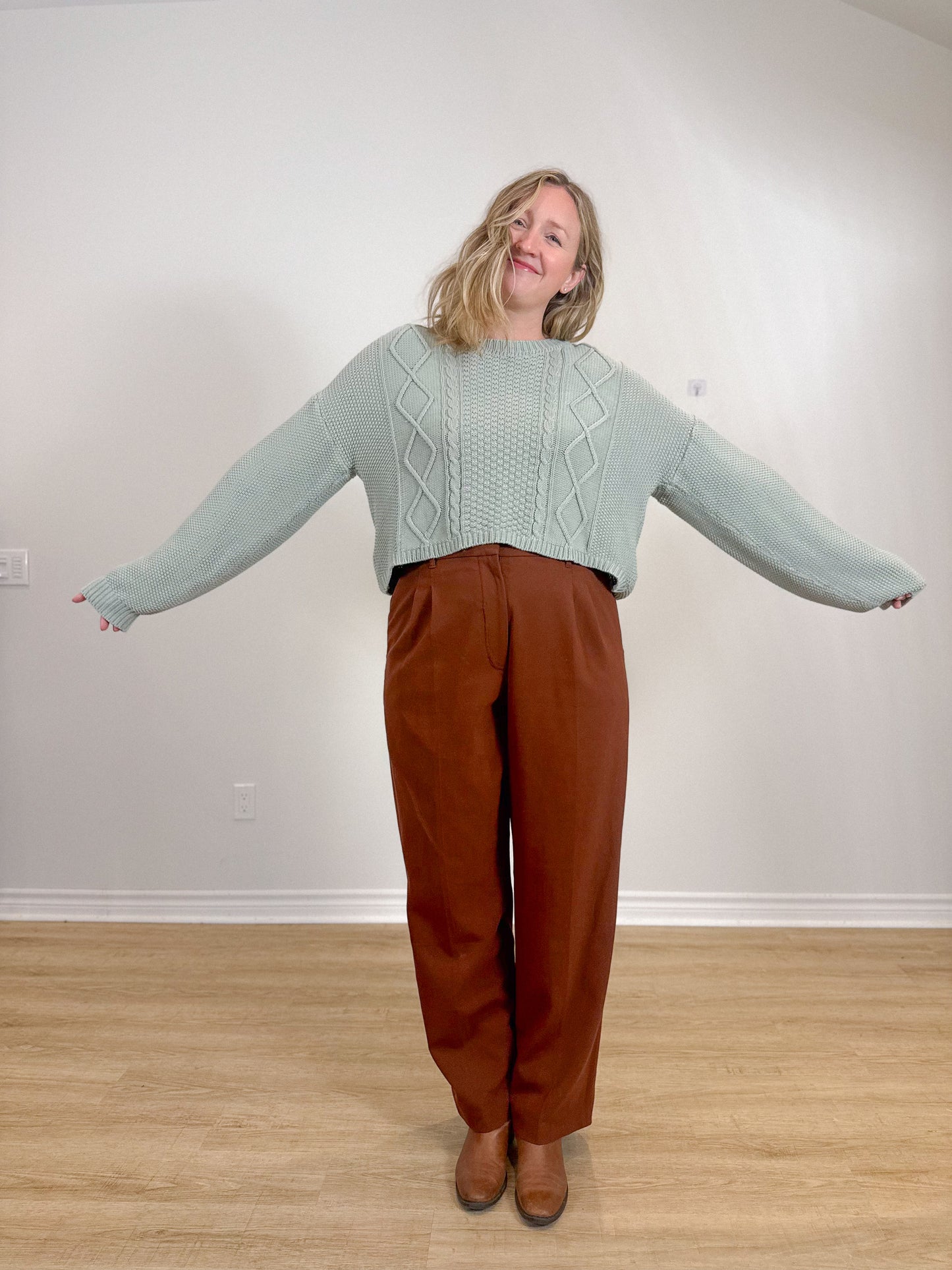 L'ENVERS Sustainable Knitwear "Organic Cotton Cropped Sweater in Mint Green" (Size L)