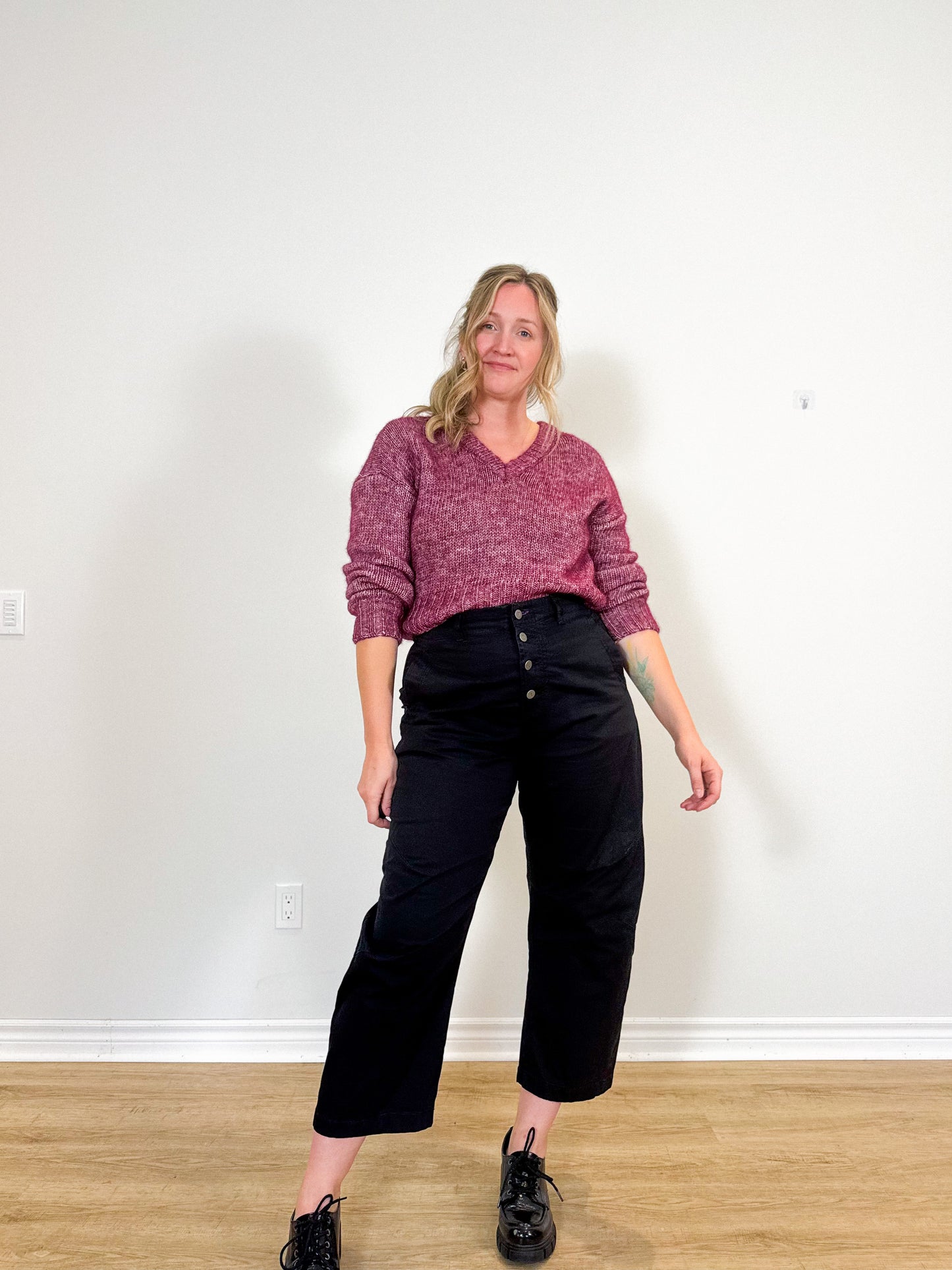 Anthropologie Pilcro "The Arin Mid-Rise Button-Front Barrel Pants in Black" (Size 31)