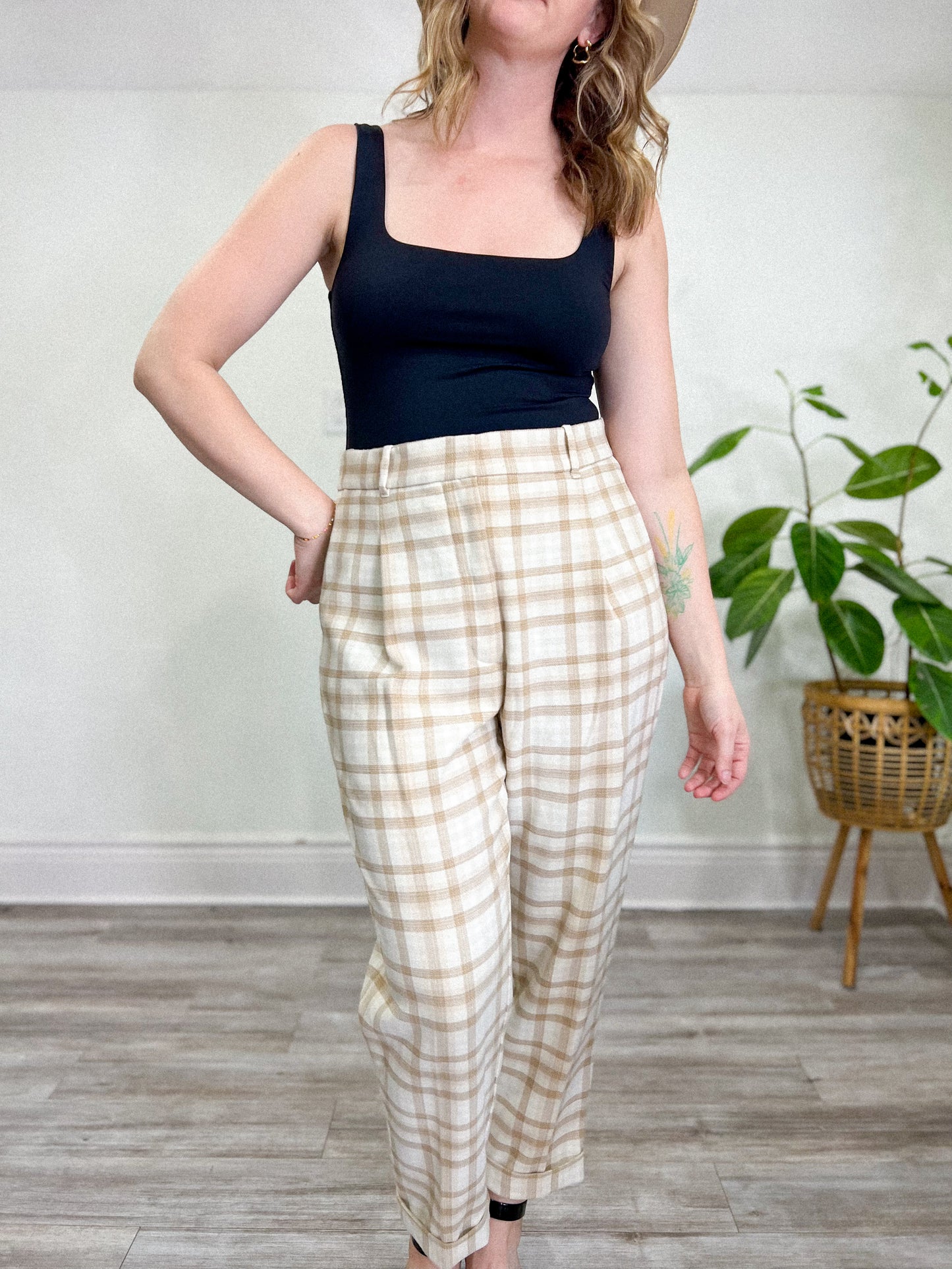 Wilfred Effortless Pant in Neutral Plaid (Size 14)