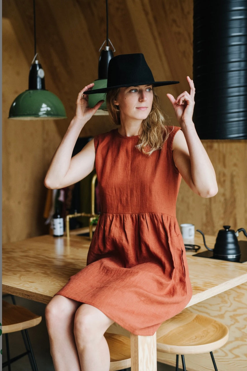 Mantaikotai Slow Fashion "Bogota Linen Dress" in Rust (SIze XS/S)