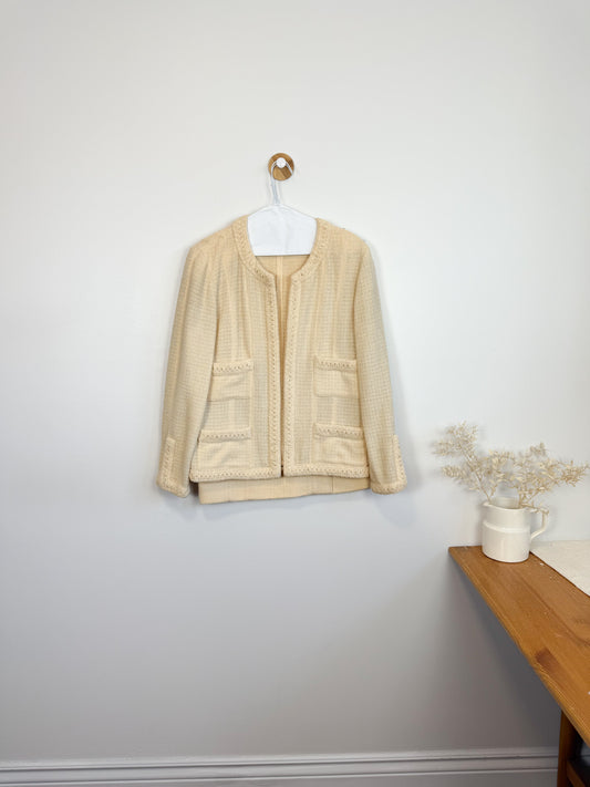VINTAGE CHANEL BOUTIQUE Cream Boucle Tweed Wool Skirt Suit Ensemble (Size S)