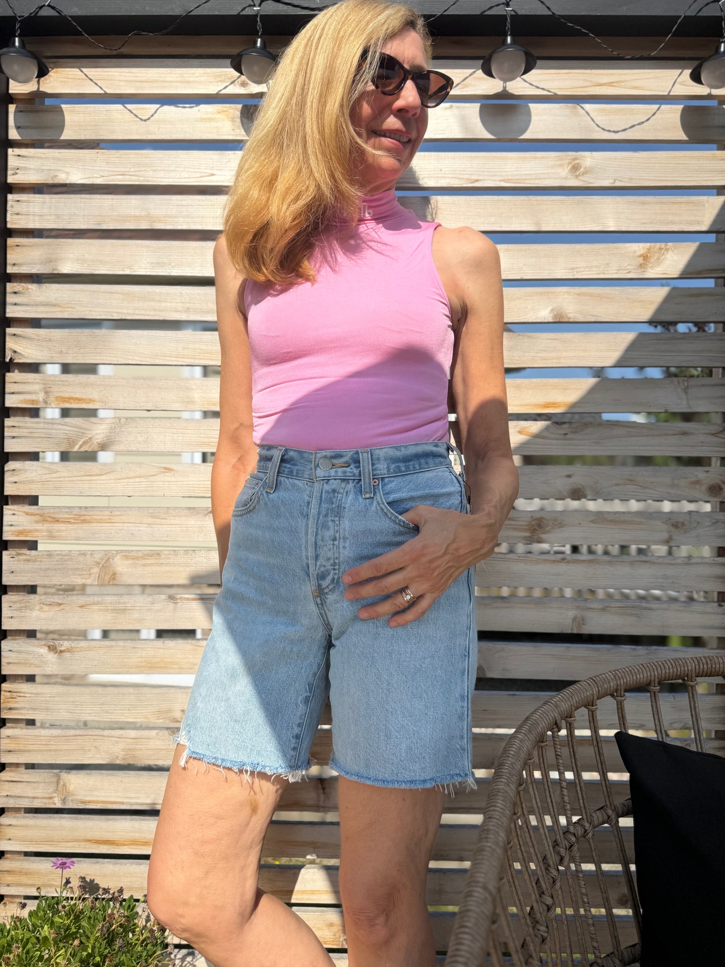 Denim Forum "The '90s Vintage Hi-rise Denim Short" NWT (Size XS/S)