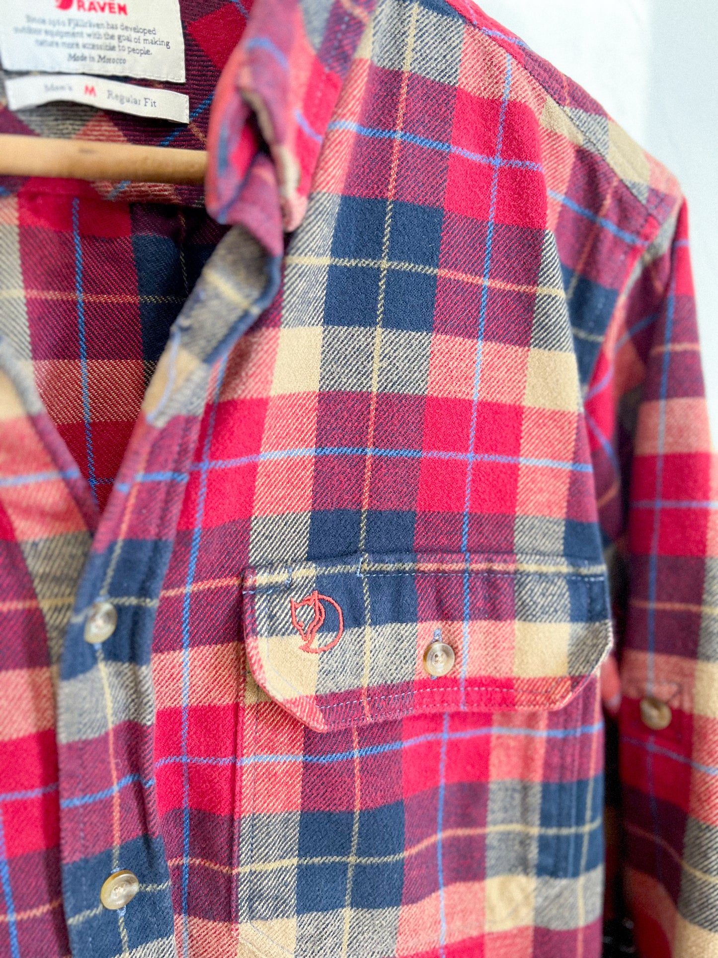 FJALL RAVEN Red Plaid Flannel Shirt (Size Men's M)