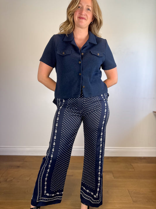 Vintage Short Sleeve Knit Button Down in Navy (Size L)