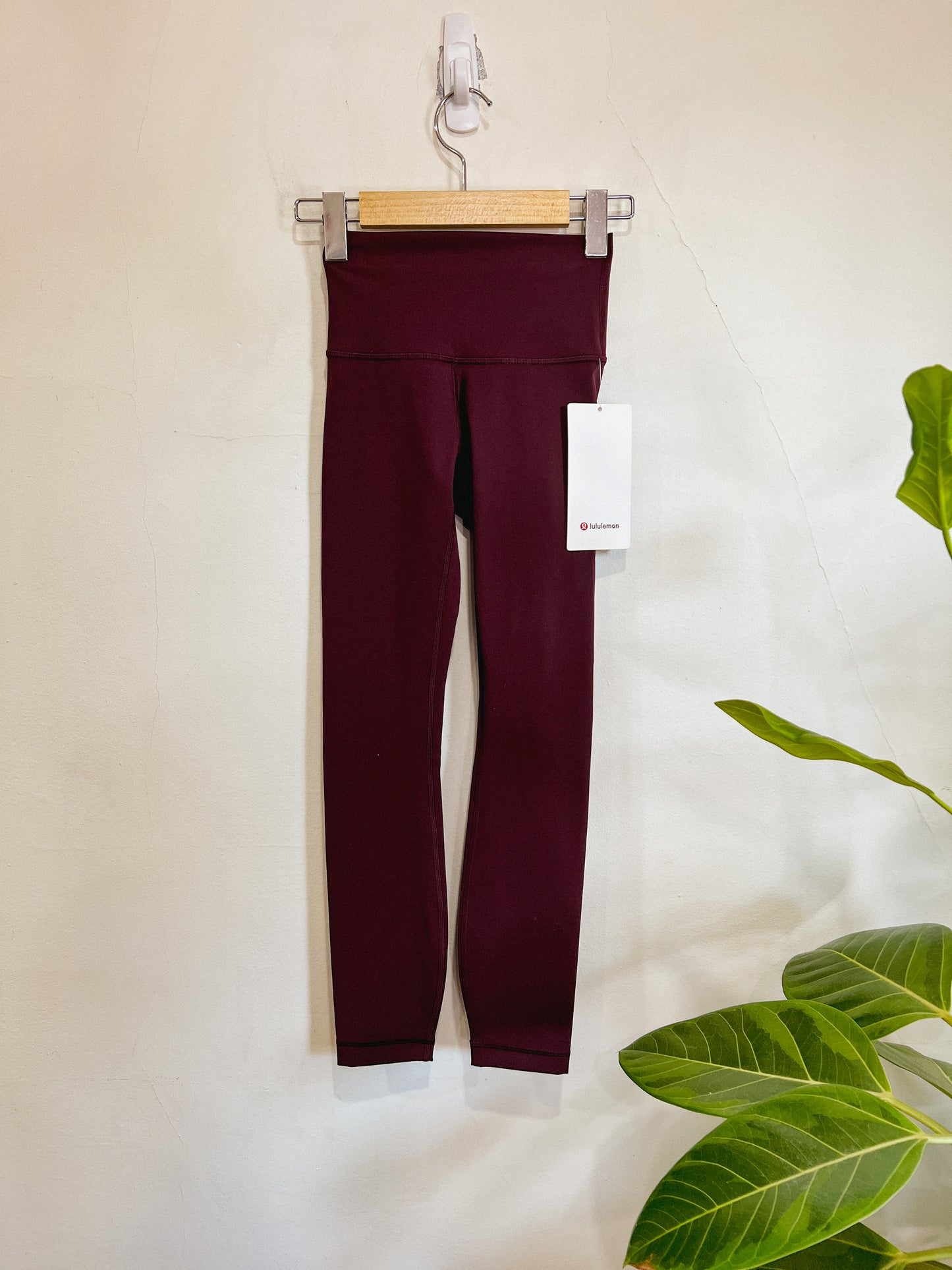 Lululemon Maroon Wunder Under High Rise Tight 25" NWT (Size 0)