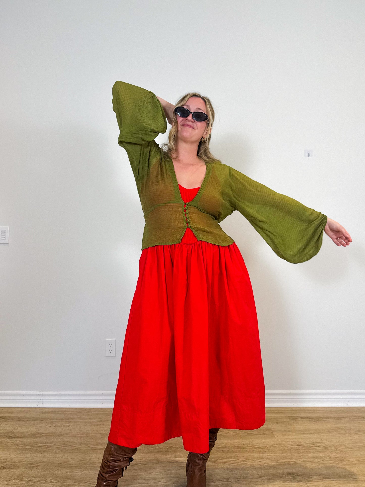 Savannah Morrow The Label "Vea Blouse in Green" (Size S/M)