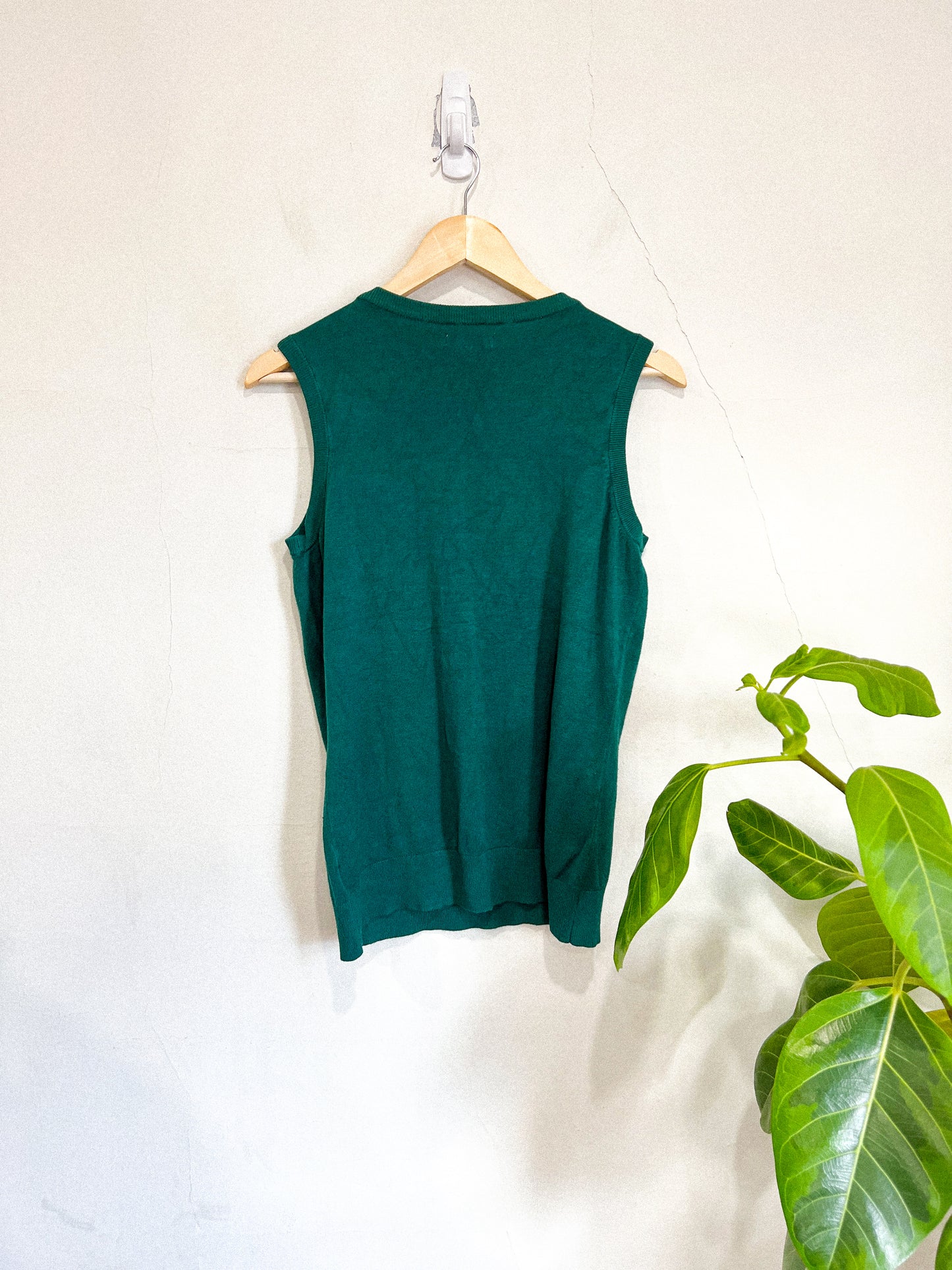 Green Sleeveless Knit Top (Size M)