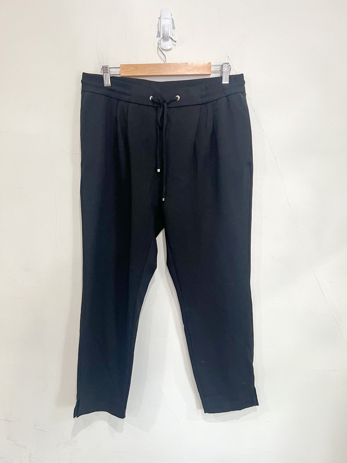 Laundry by Shelli Segal Drawstring Trousers in Black (Size M/L)