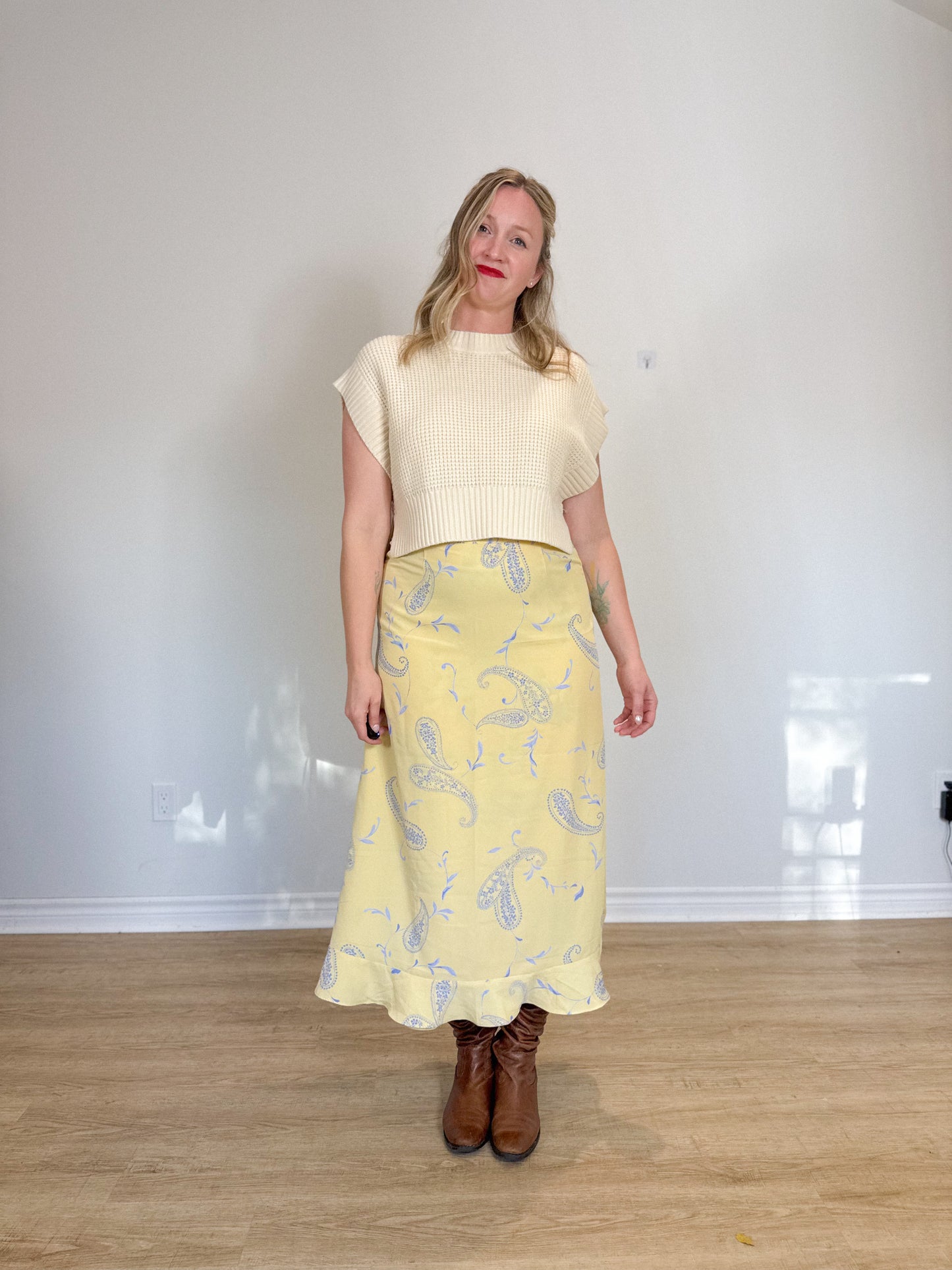 Vintage REVERSIBLE Floral & Paisley Midi Skirt in Yellow (Size L)