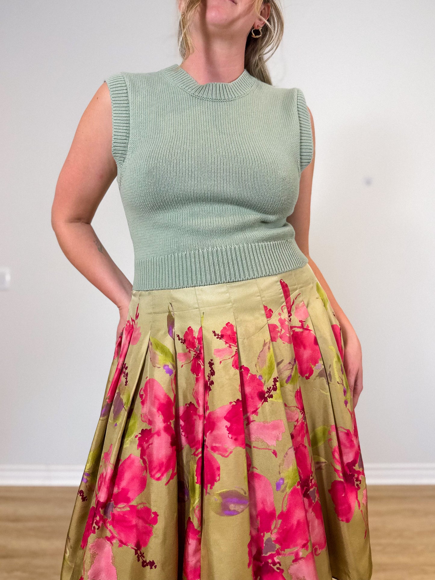 Wilfred Sweater Vest in Mint Green (Size M)