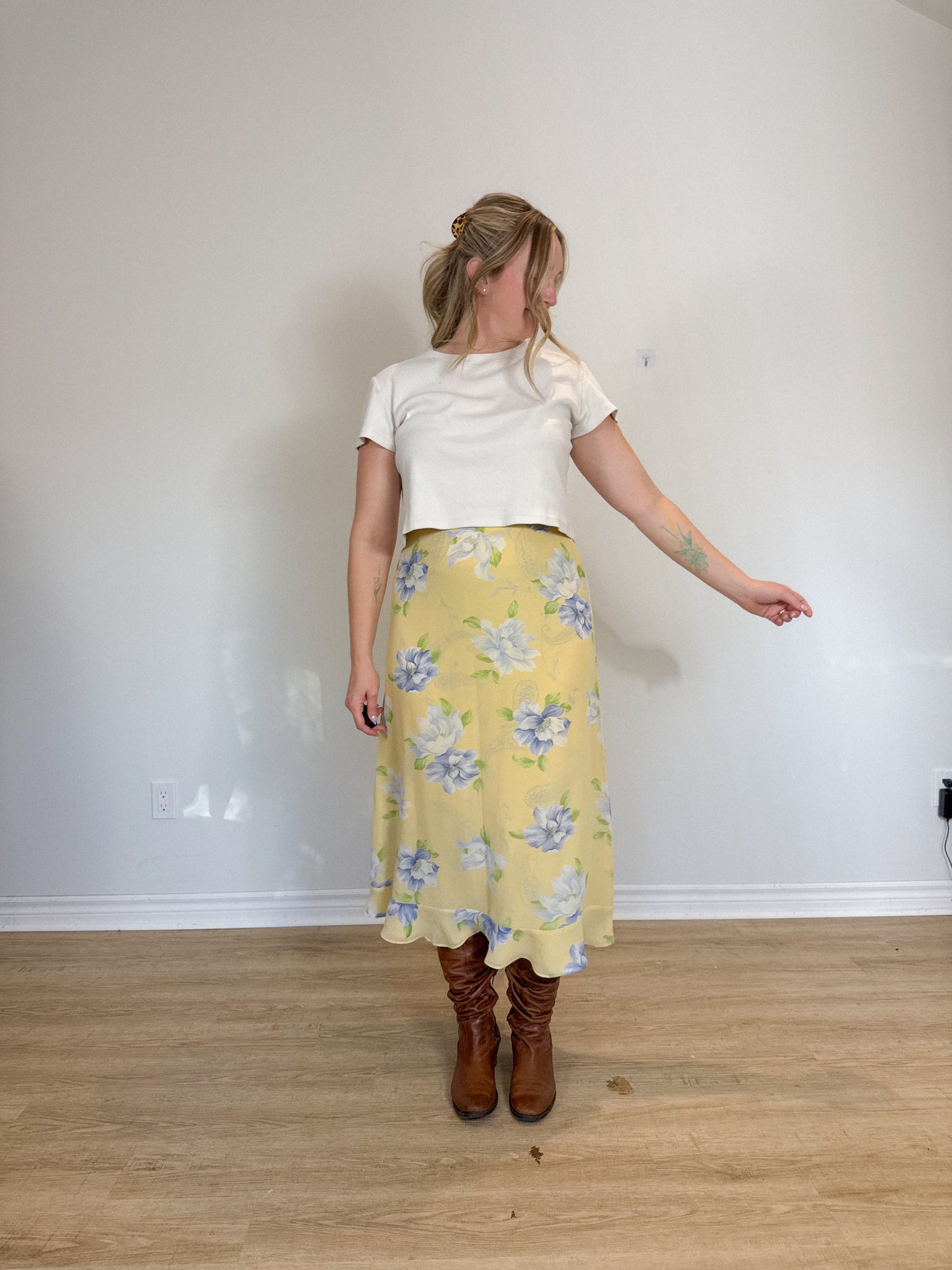 Vintage REVERSIBLE Floral & Paisley Midi Skirt in Yellow (Size L)