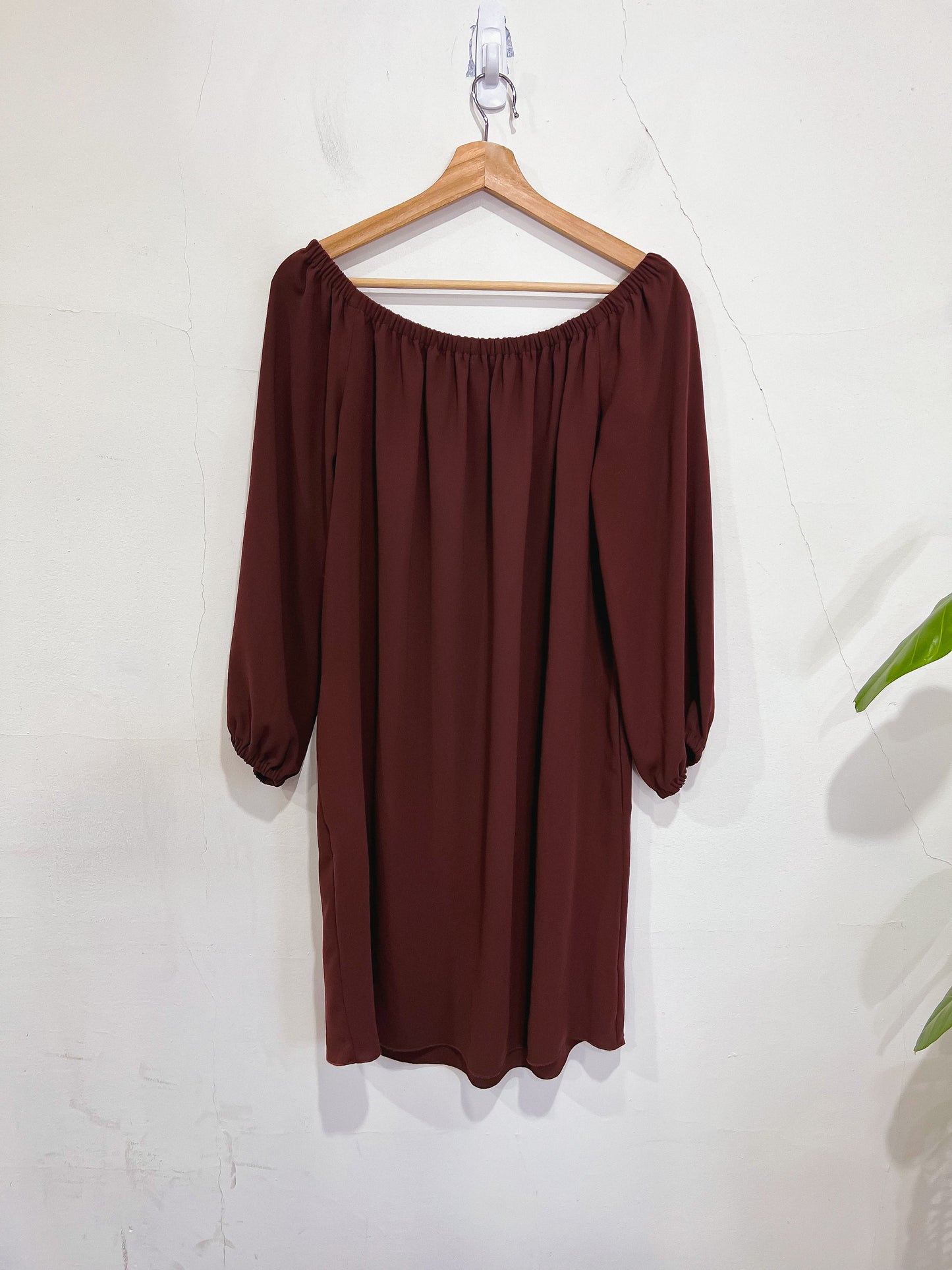 Wilfred "Duree Off-Shoulder Long Sleeve Dress in Brown" (Size L)