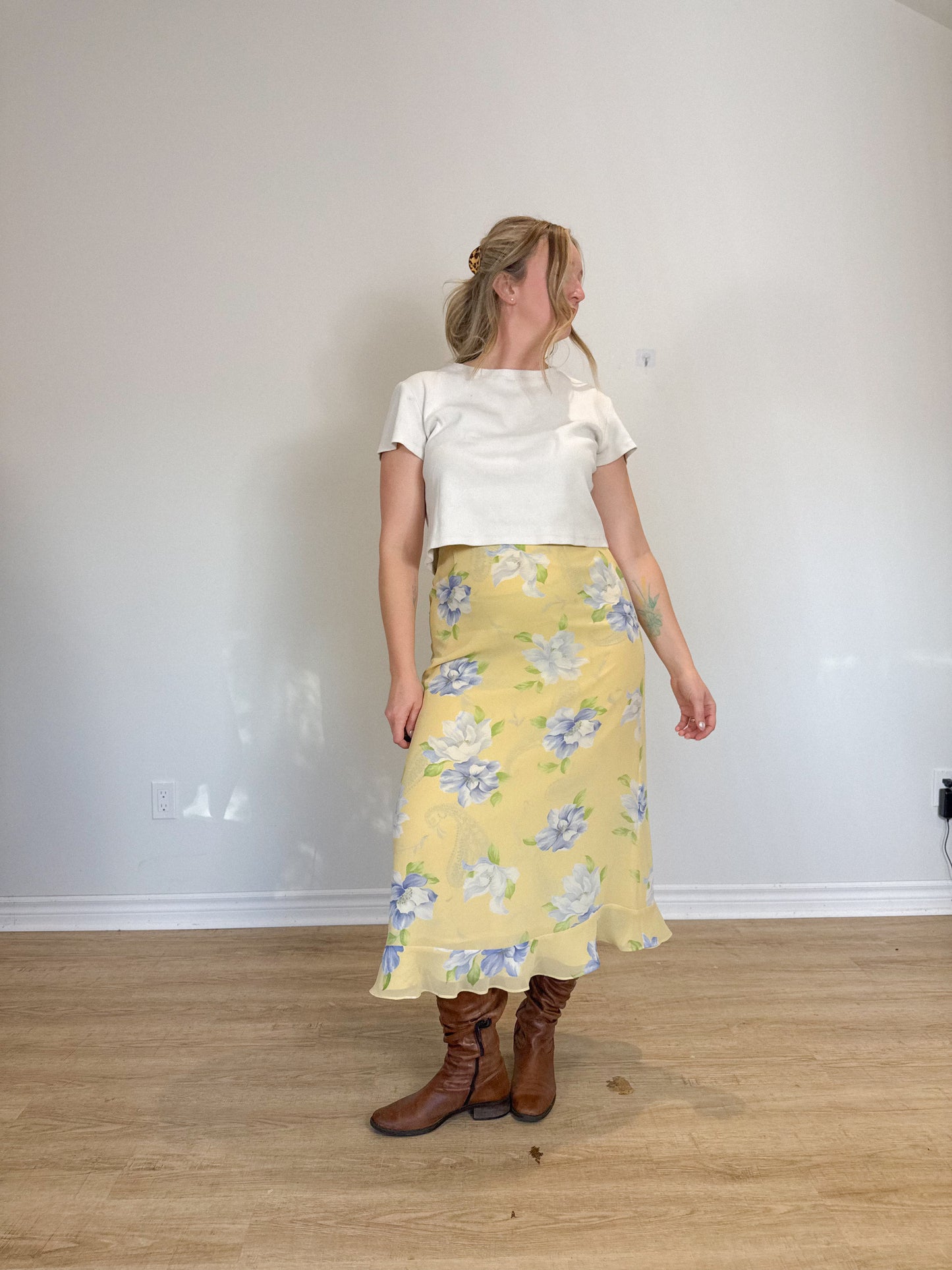 Vintage REVERSIBLE Floral & Paisley Midi Skirt in Yellow (Size L)