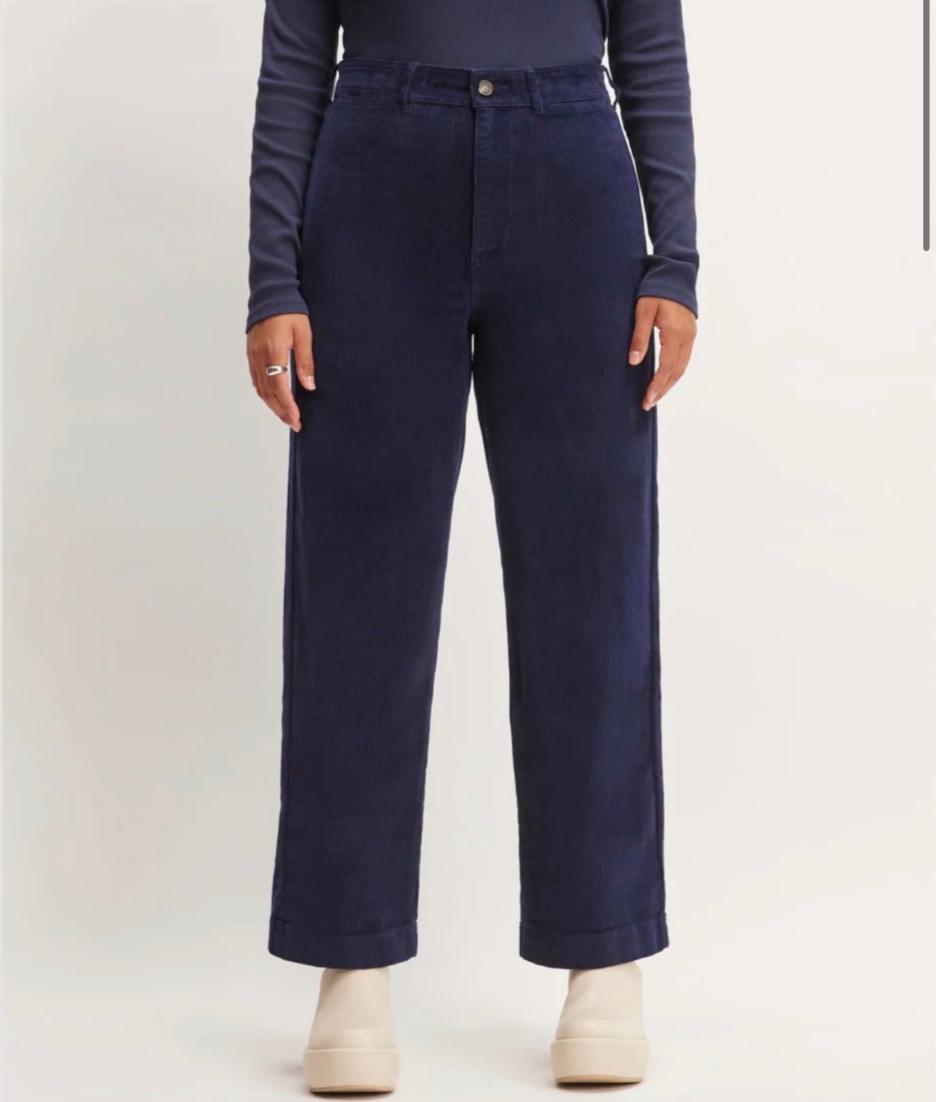 Everlane “The Corduroy Wide Leg Pant in Navy" (Size 8)