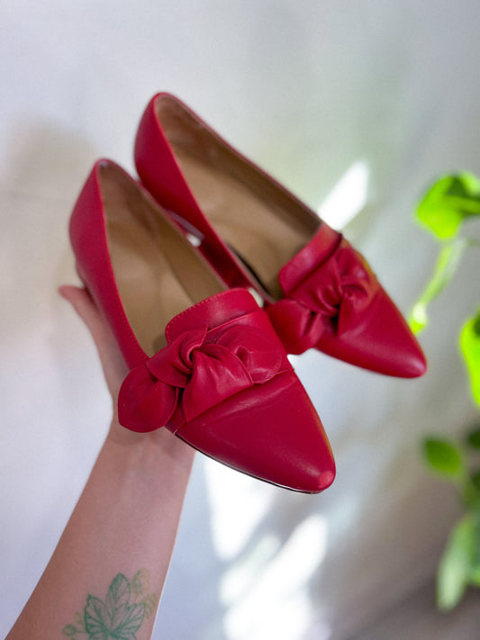 Poppy Barley Sustainable Top Knot Leather Flats in Red (Size 6.5)