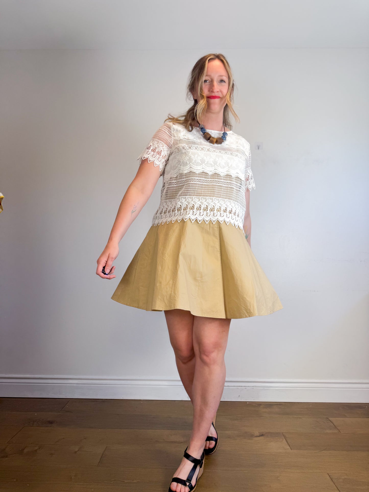 Banana Republic Crochet T-Shirt in Cream (Size M)