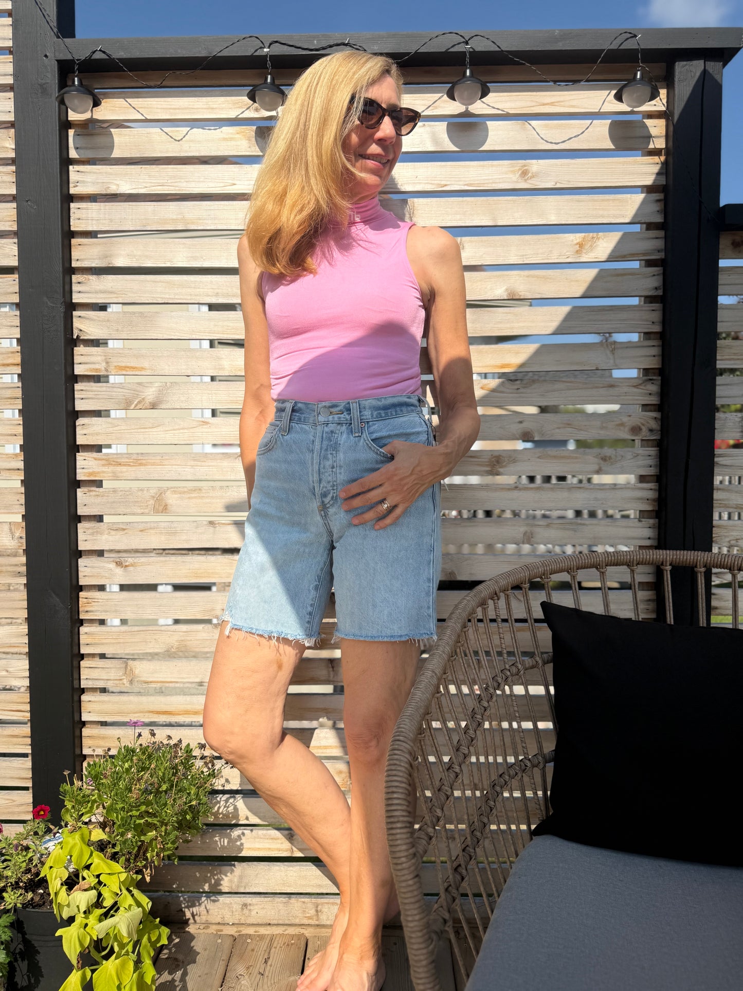 Denim Forum "The '90s Vintage Hi-rise Denim Short" NWT (Size XS/S)