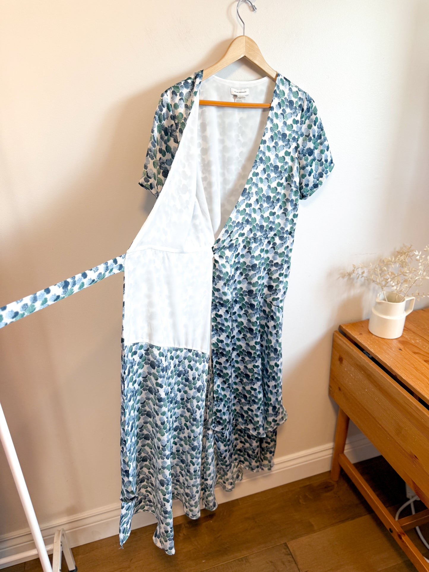 Club Monaco Wrap Dress in White/Blue/Green Print (Size M)