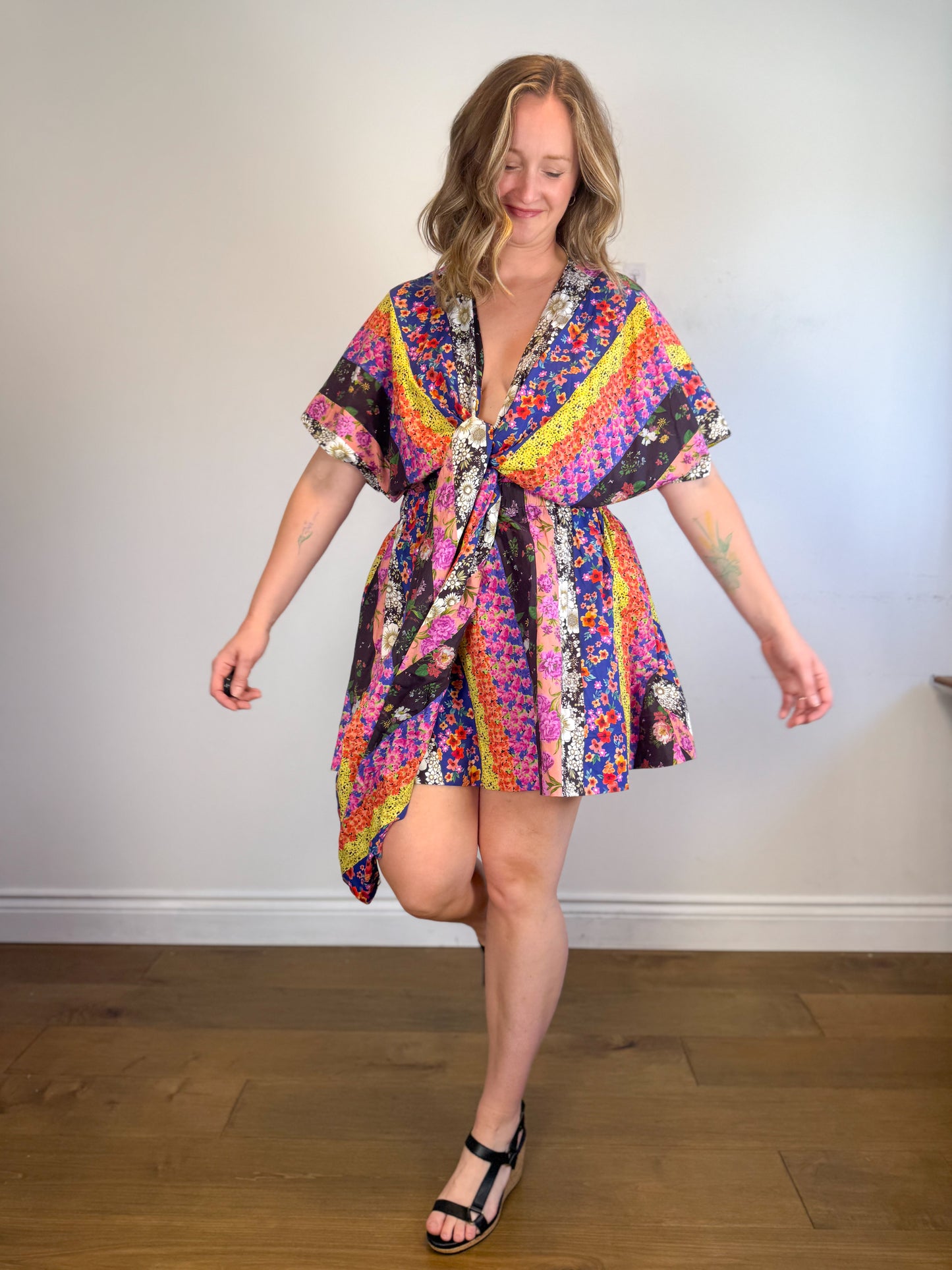 AMUR Sustainable  "Nyla Tie Front Dress" in Mixed Floral Print (Size L/XL)