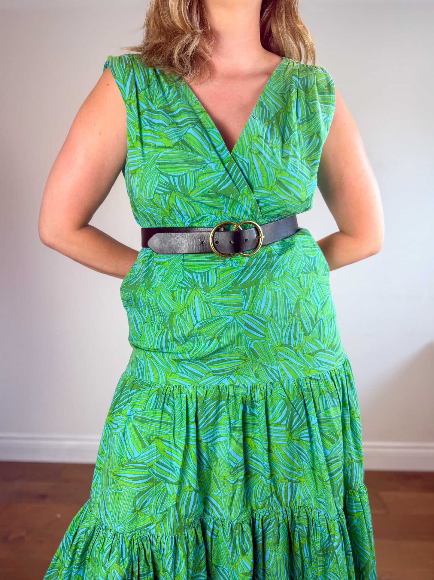 Charlie Paige Print Midi Dress in Green (Size M)