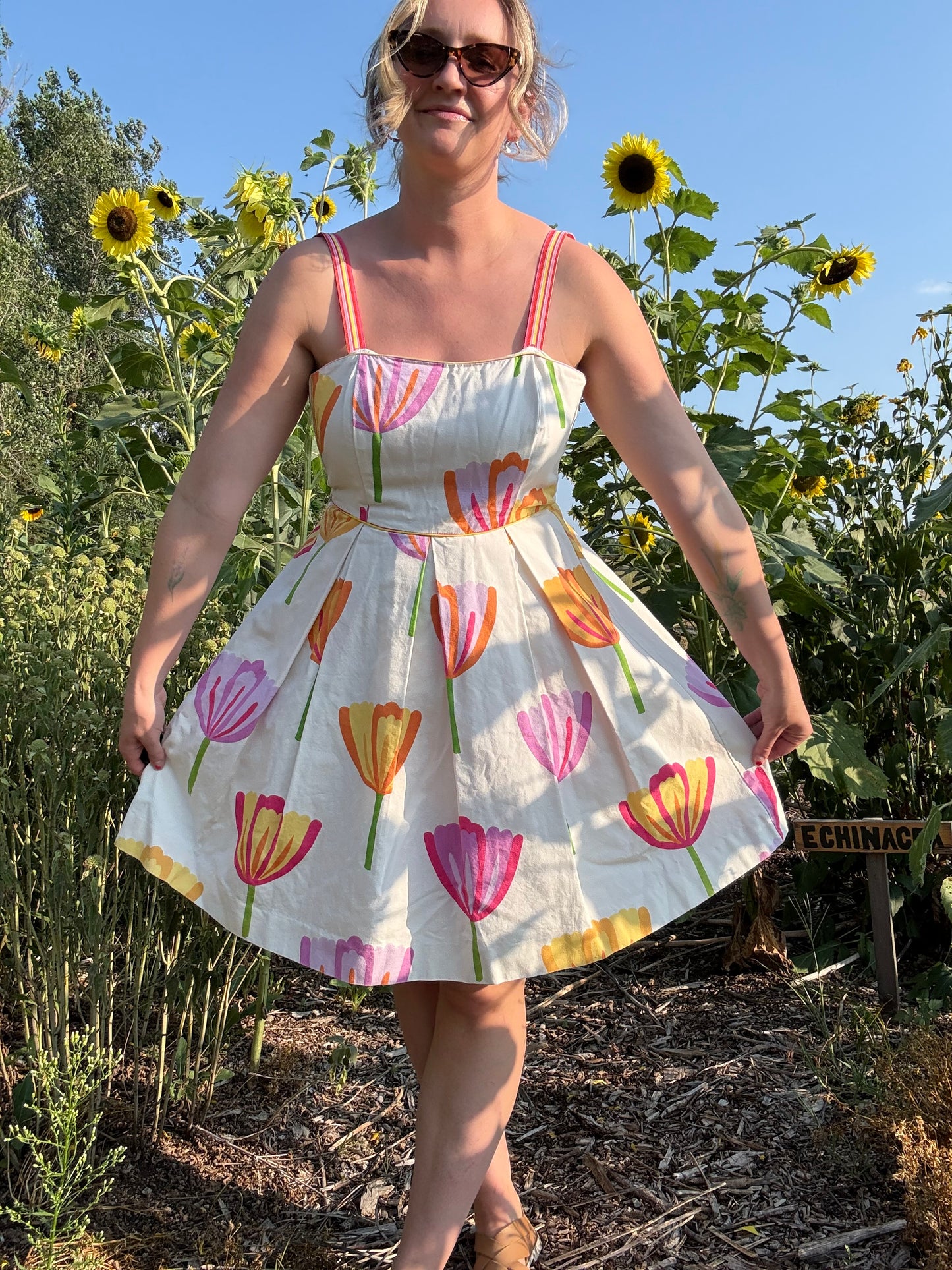 Vintage Molly B. Made in the USA White Tulip Floral Dress (Size S/M)