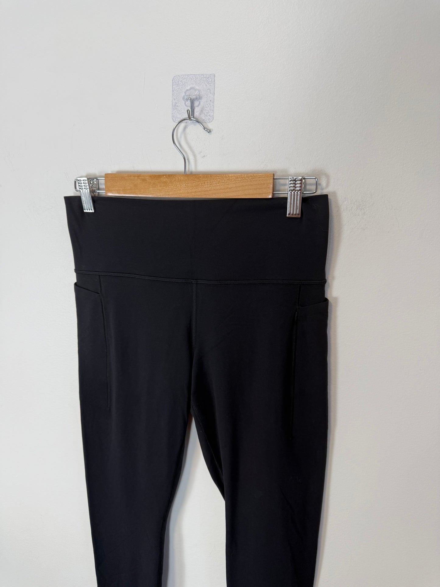 Athleta "Transcend Stash High Rise Legging in Black" (Size L)