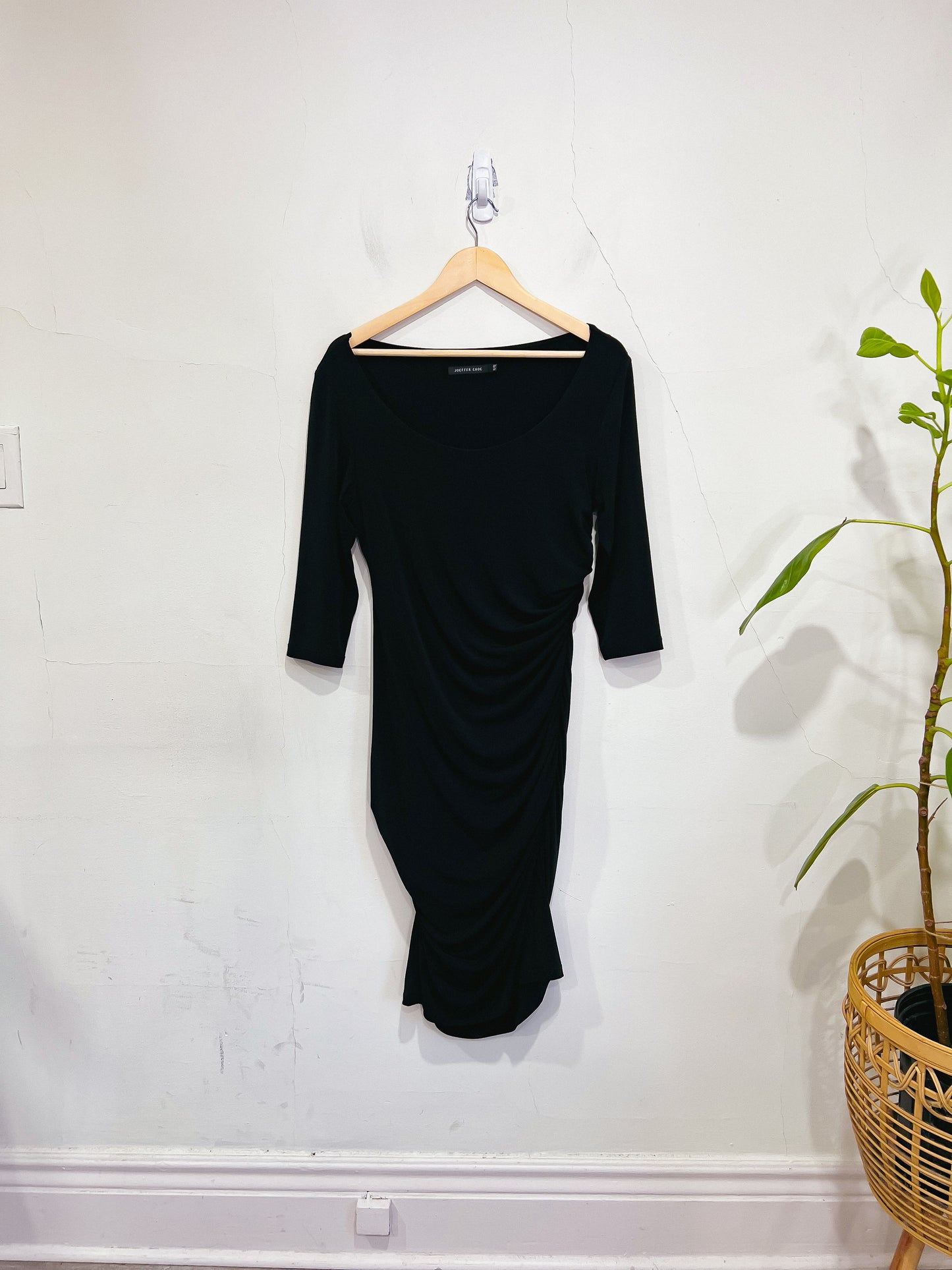 Joeffer Caoc 3/4 Sleeve Ruched Dress in Black (Size XL)