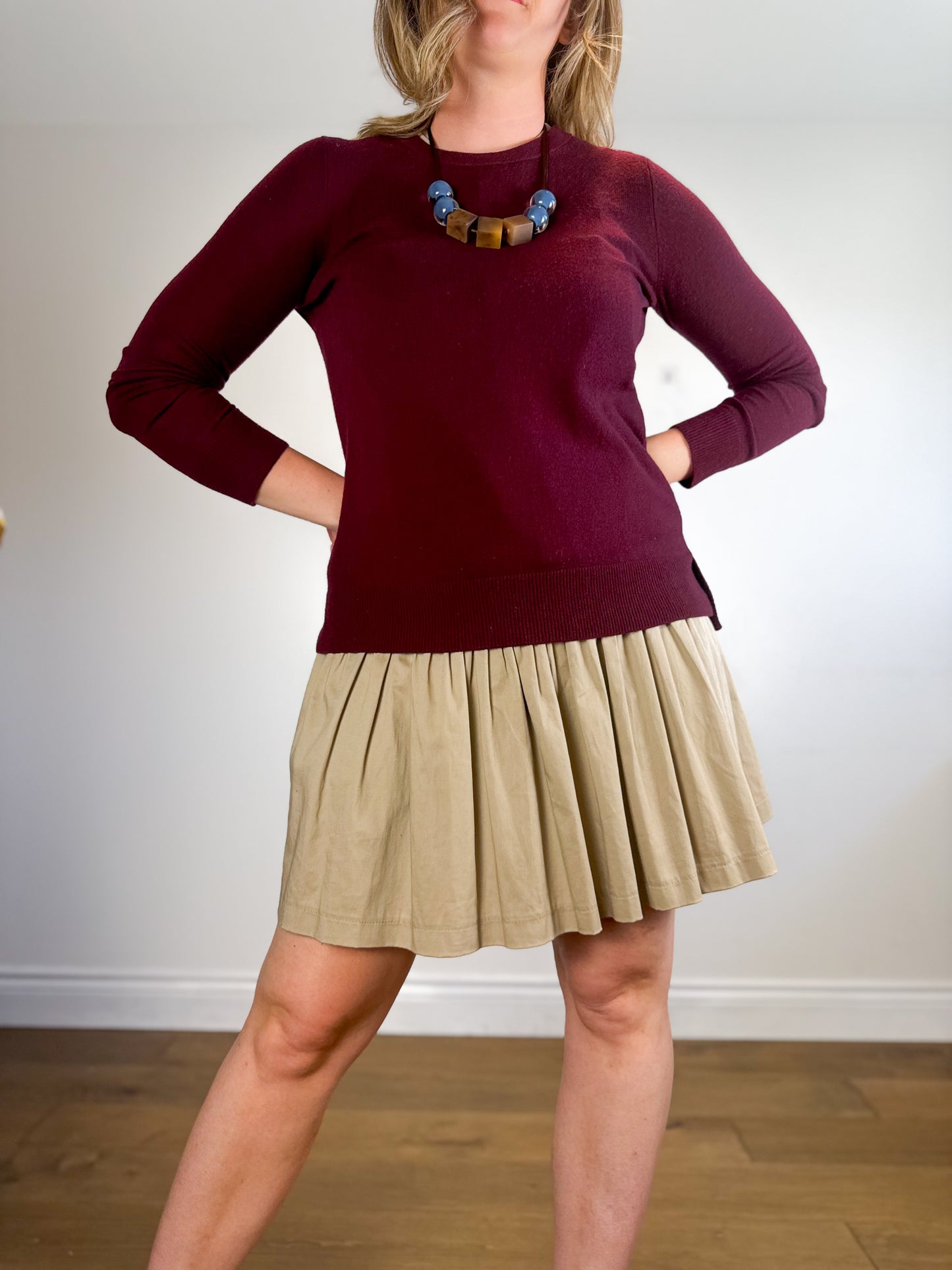 Vince Cashmere Sweater in Maroon (Size S)