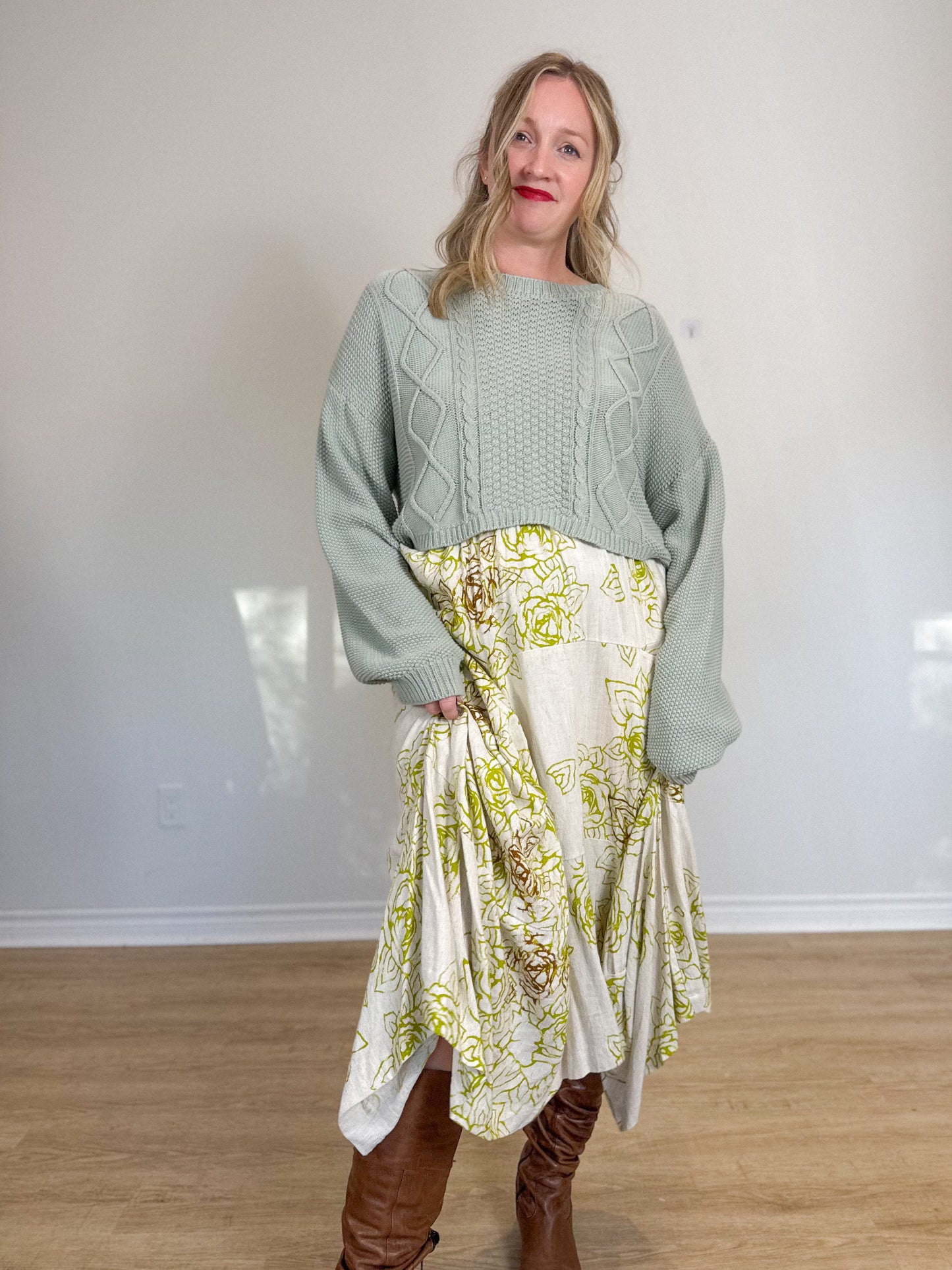 L'ENVERS Sustainable Knitwear "Organic Cotton Cropped Sweater in Mint Green" (Size L)