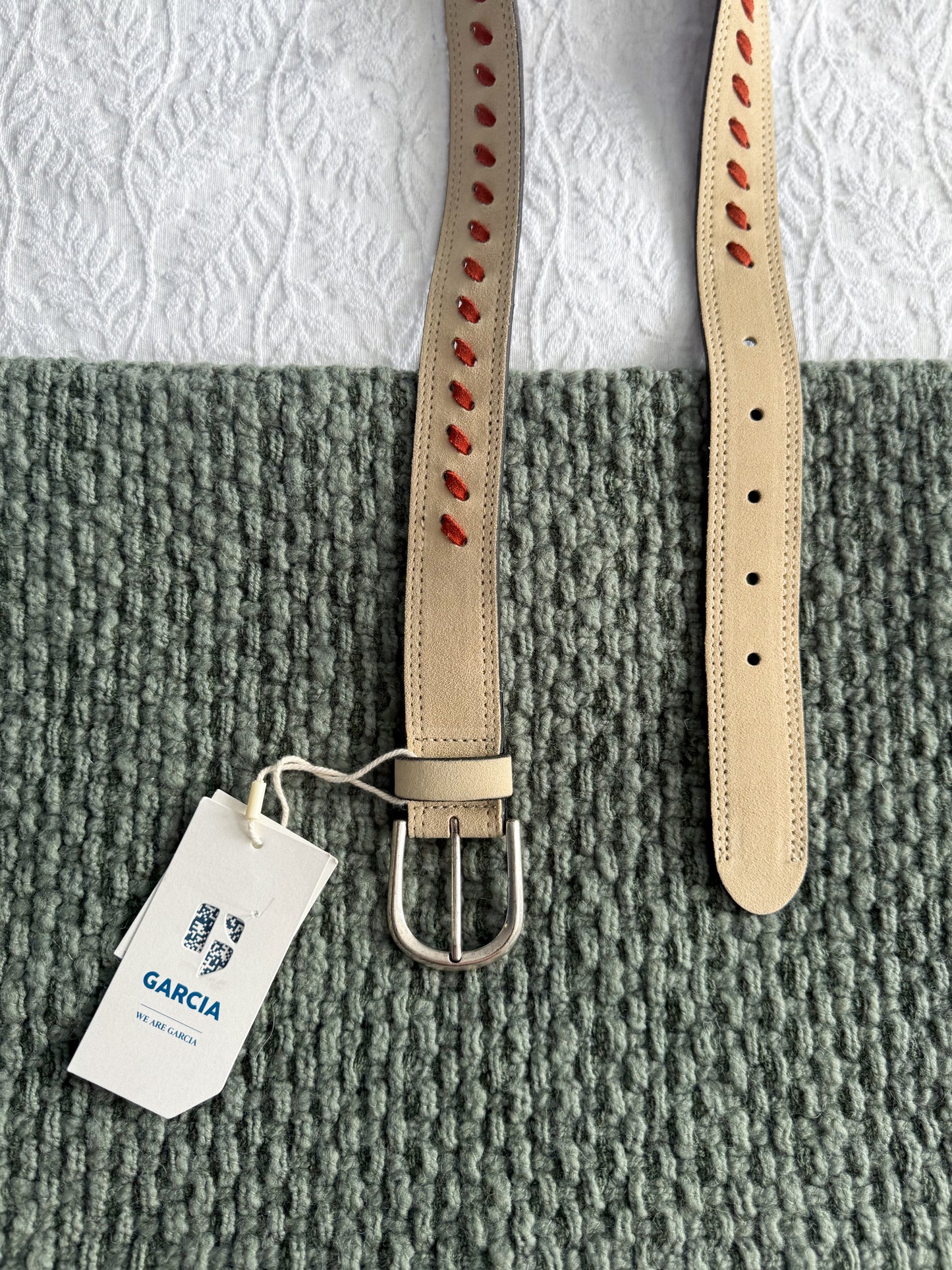 GARCIA Cream/Red Leather Belt NWT (Size M)