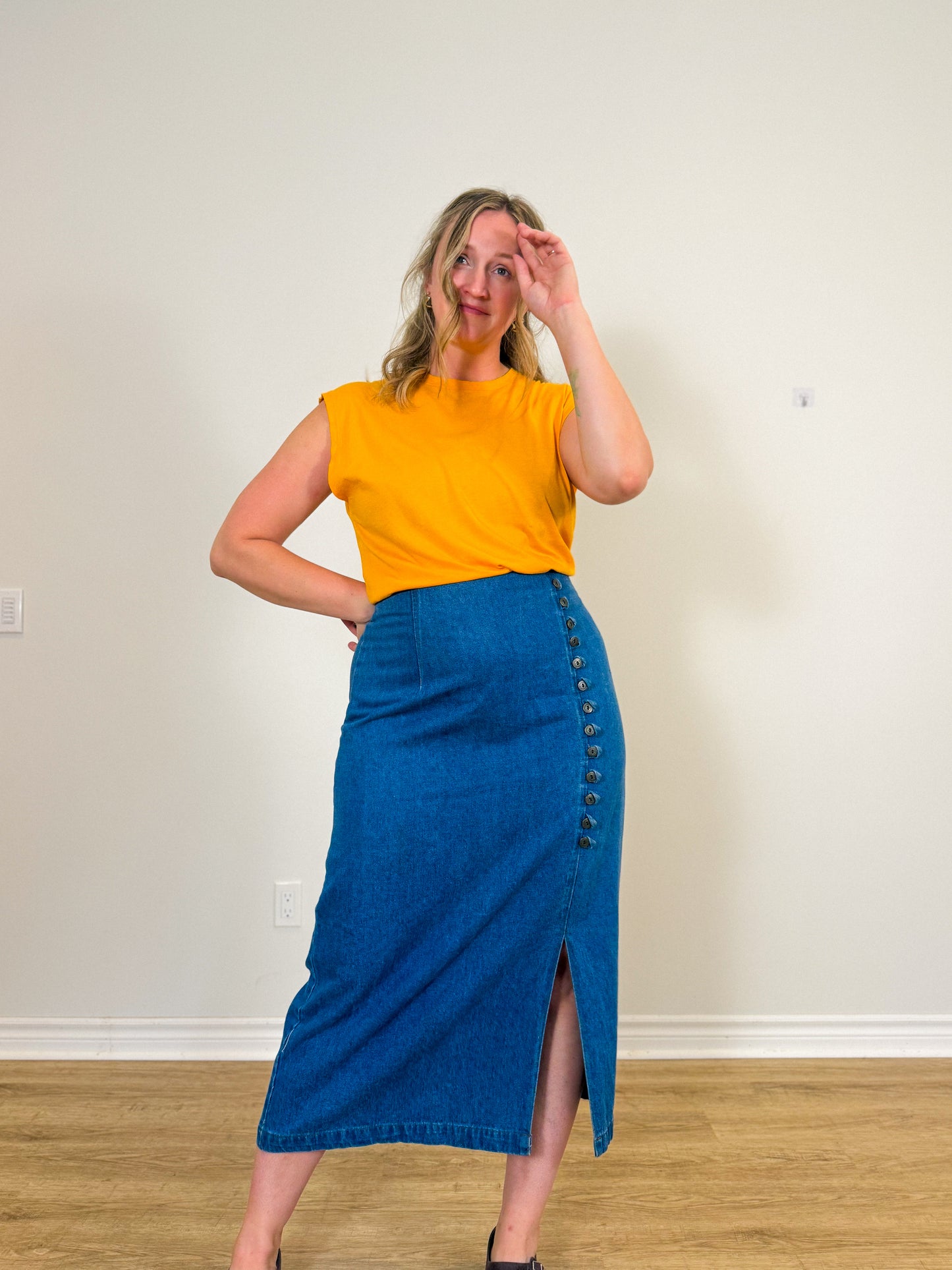 Vintage Midi Denim Skirt with Button Detail (Size L/XL)