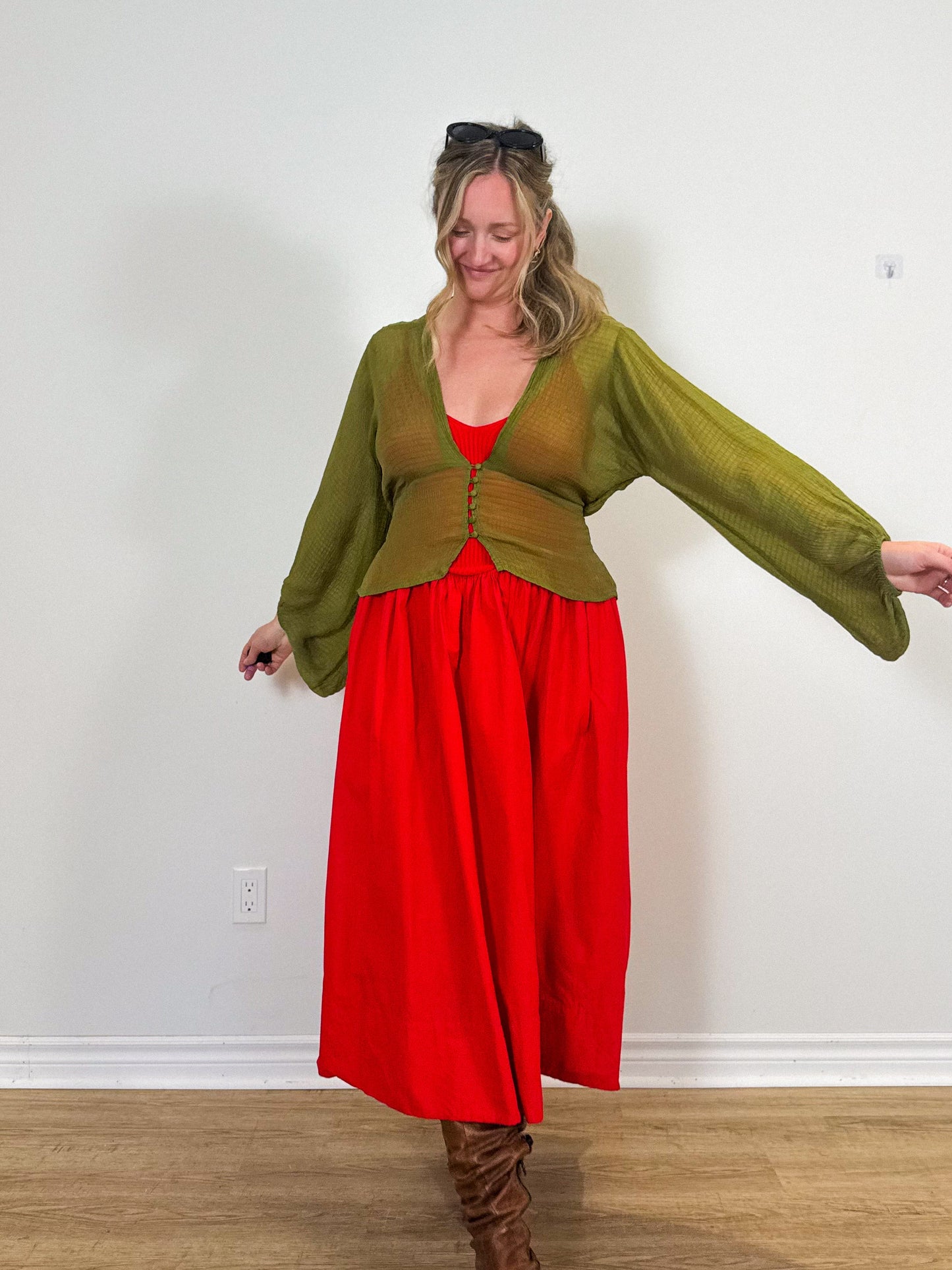 Savannah Morrow The Label "Vea Blouse in Green" (Size S/M)