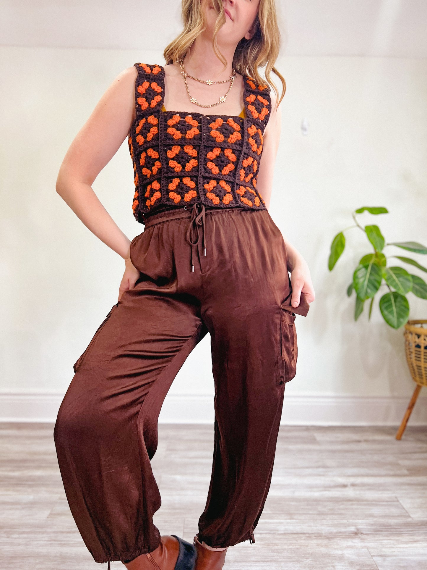 Rachel Zoe Satin Cargo Pants in Brown (Size L)