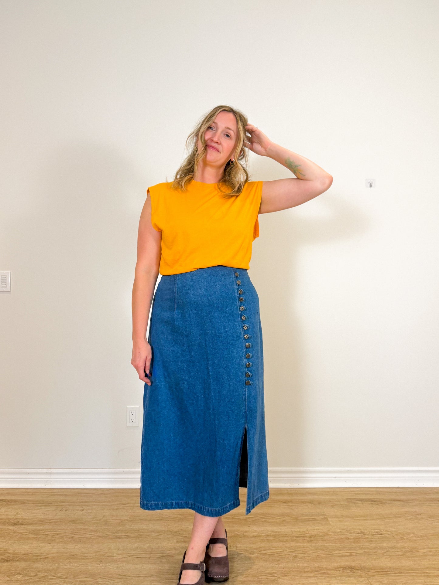 Vintage Midi Denim Skirt with Button Detail (Size L/XL)