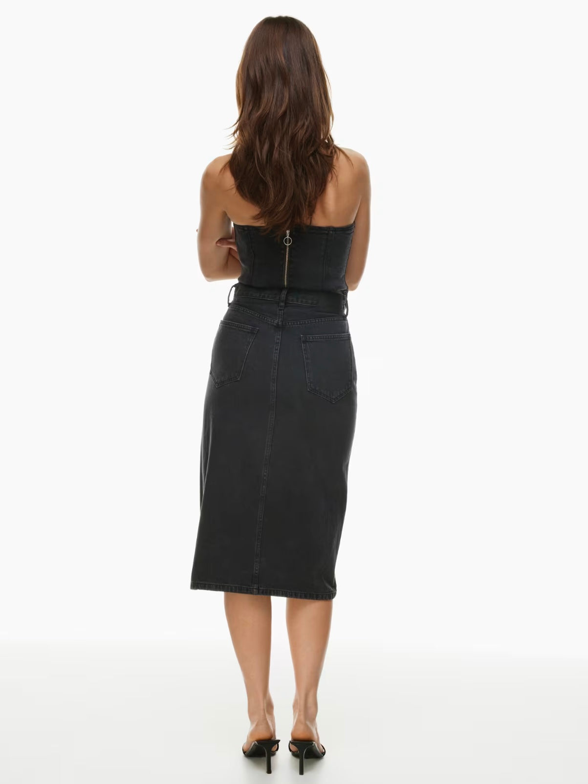 Denim Forum "The 90s Halle Denim Skirt" in Black Wash (Size 27)