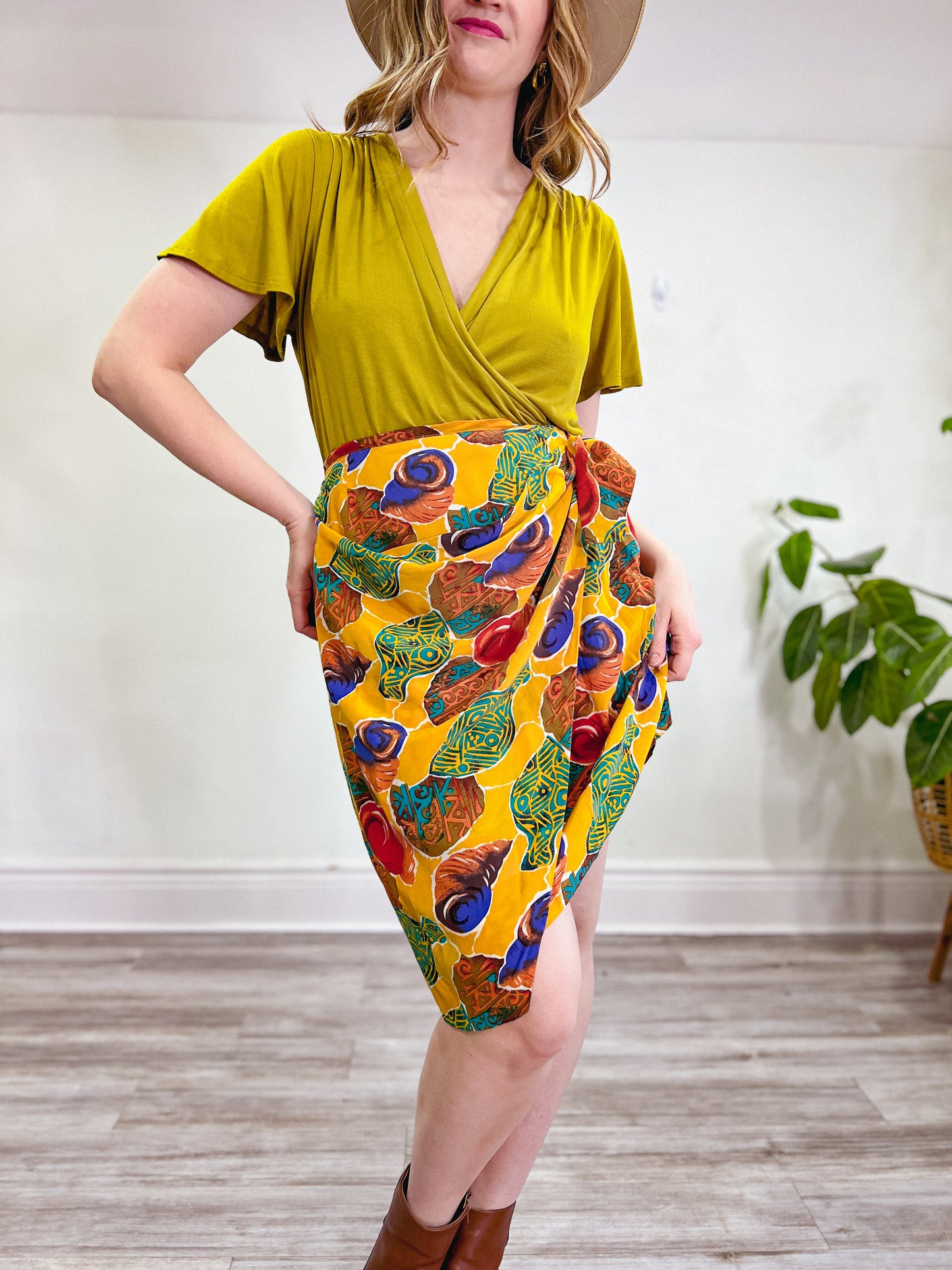 Vintage Silk Shell Print Wrap Skirt (Size L)
