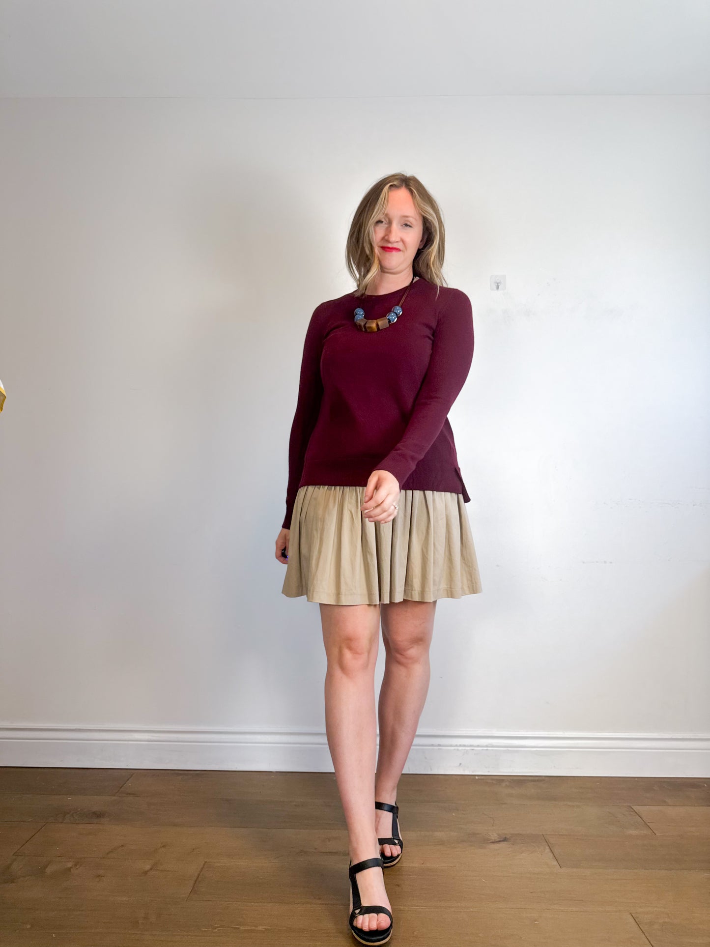 Vince Cashmere Sweater in Maroon (Size S)