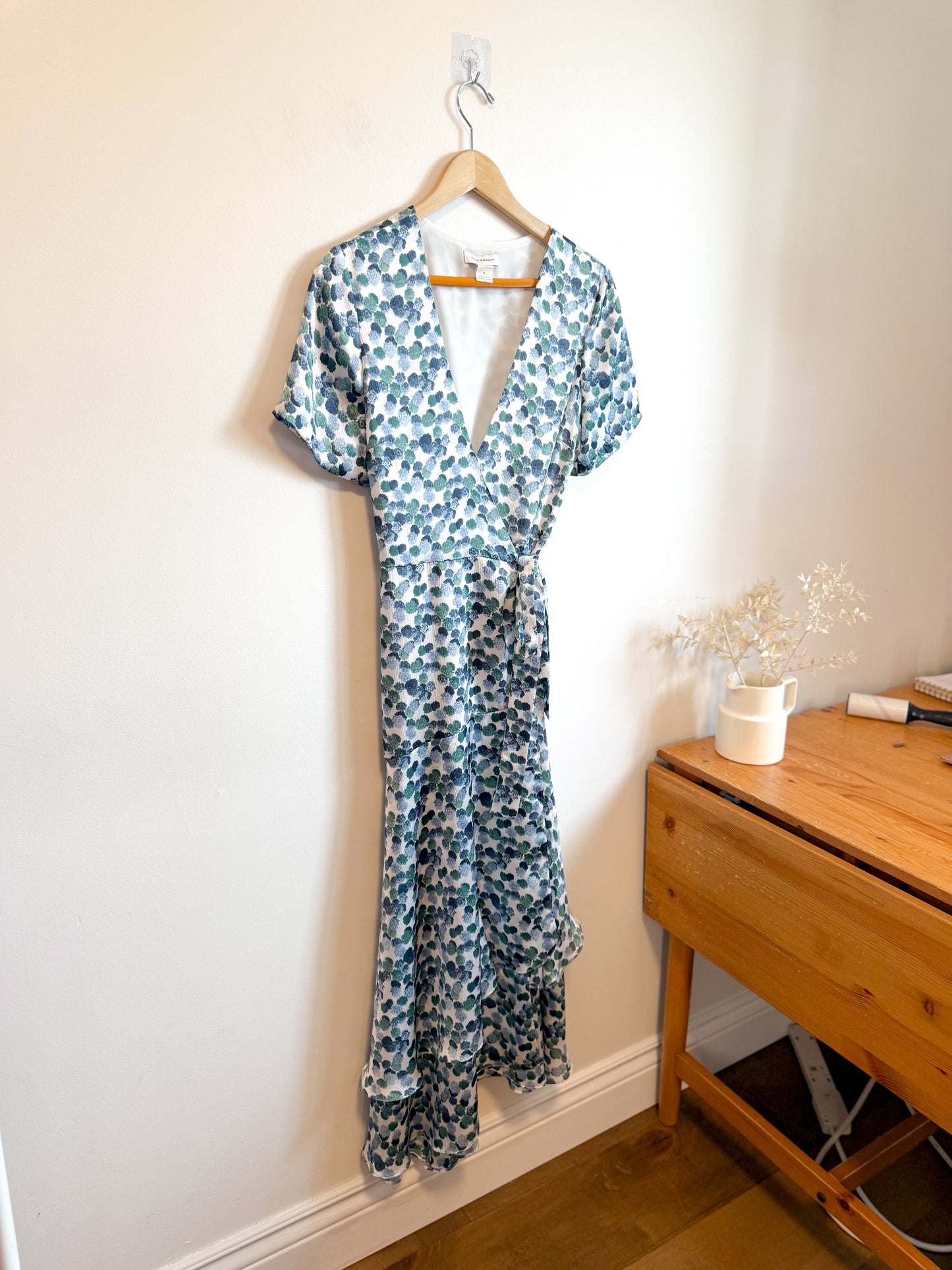 Club Monaco Wrap Dress in White/Blue/Green Print (Size M)