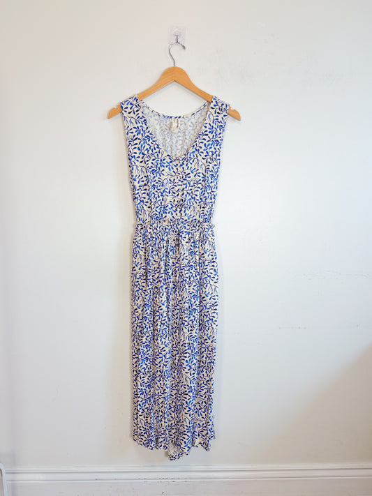 Eve Gravel Sustainable "Serafine Midi Dress in Blue/White Floral" (Size M)