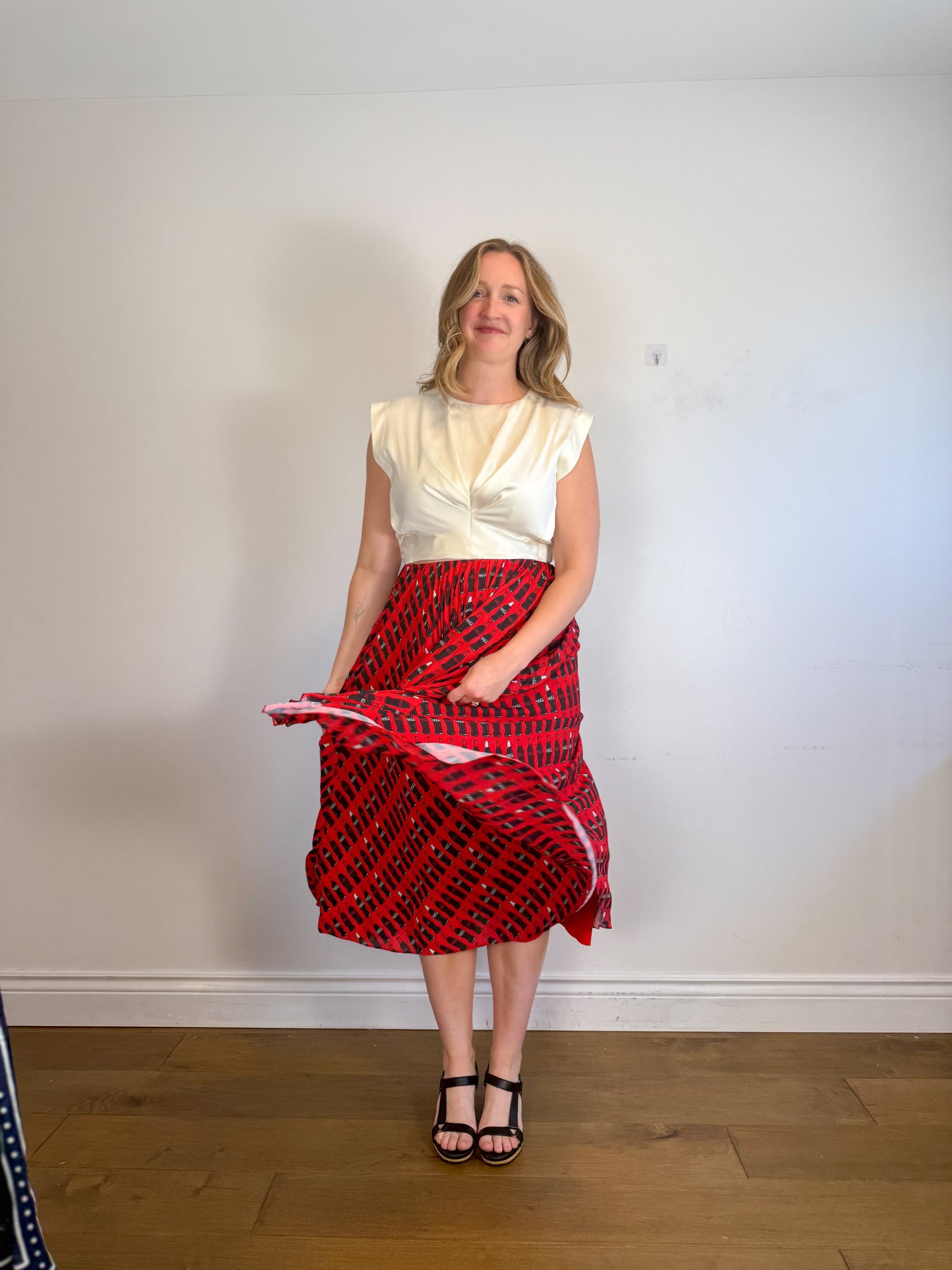 Jason Wu "Cola Bottle-Print Pleated Skirt in Red" (Size M/L)
